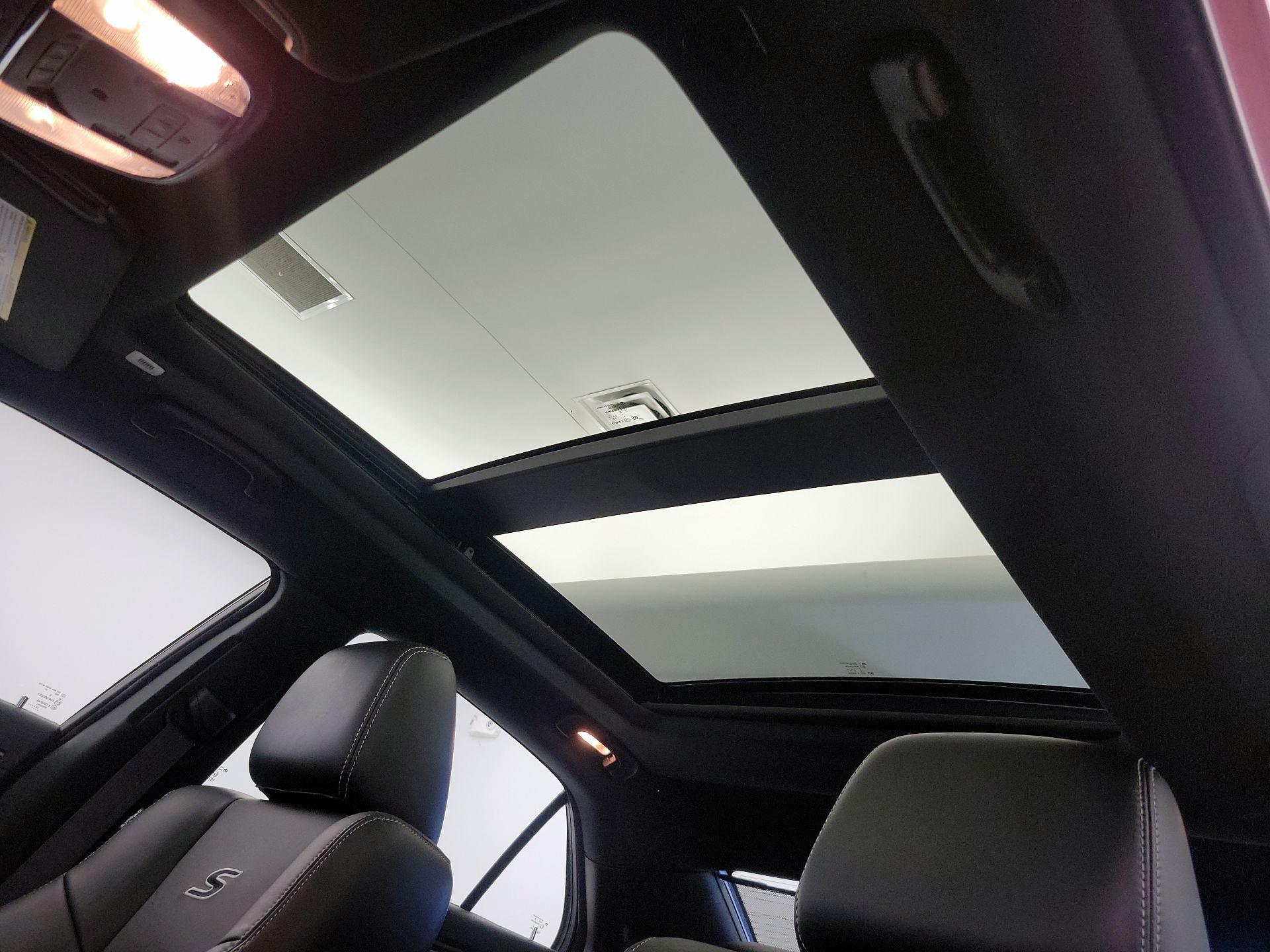 Thumbnail: 2022 Chrysler 300 - 20