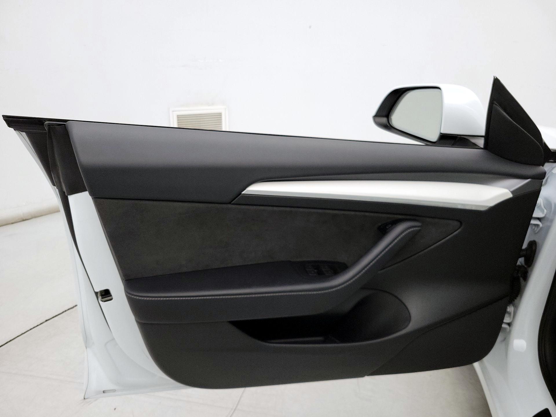 Thumbnail: 2023 Tesla Model 3 - 12