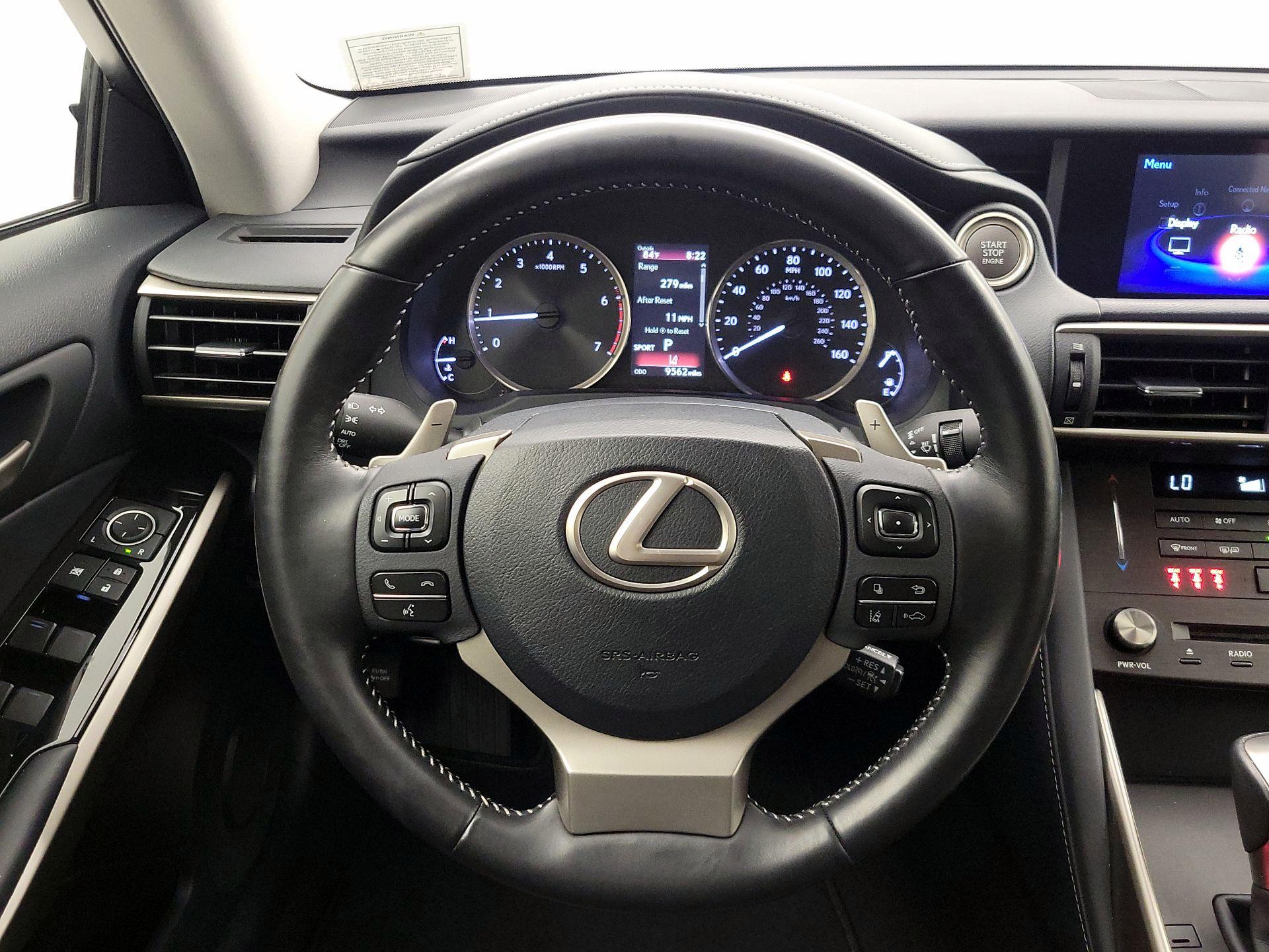 Thumbnail: 2019 Lexus IS - 10
