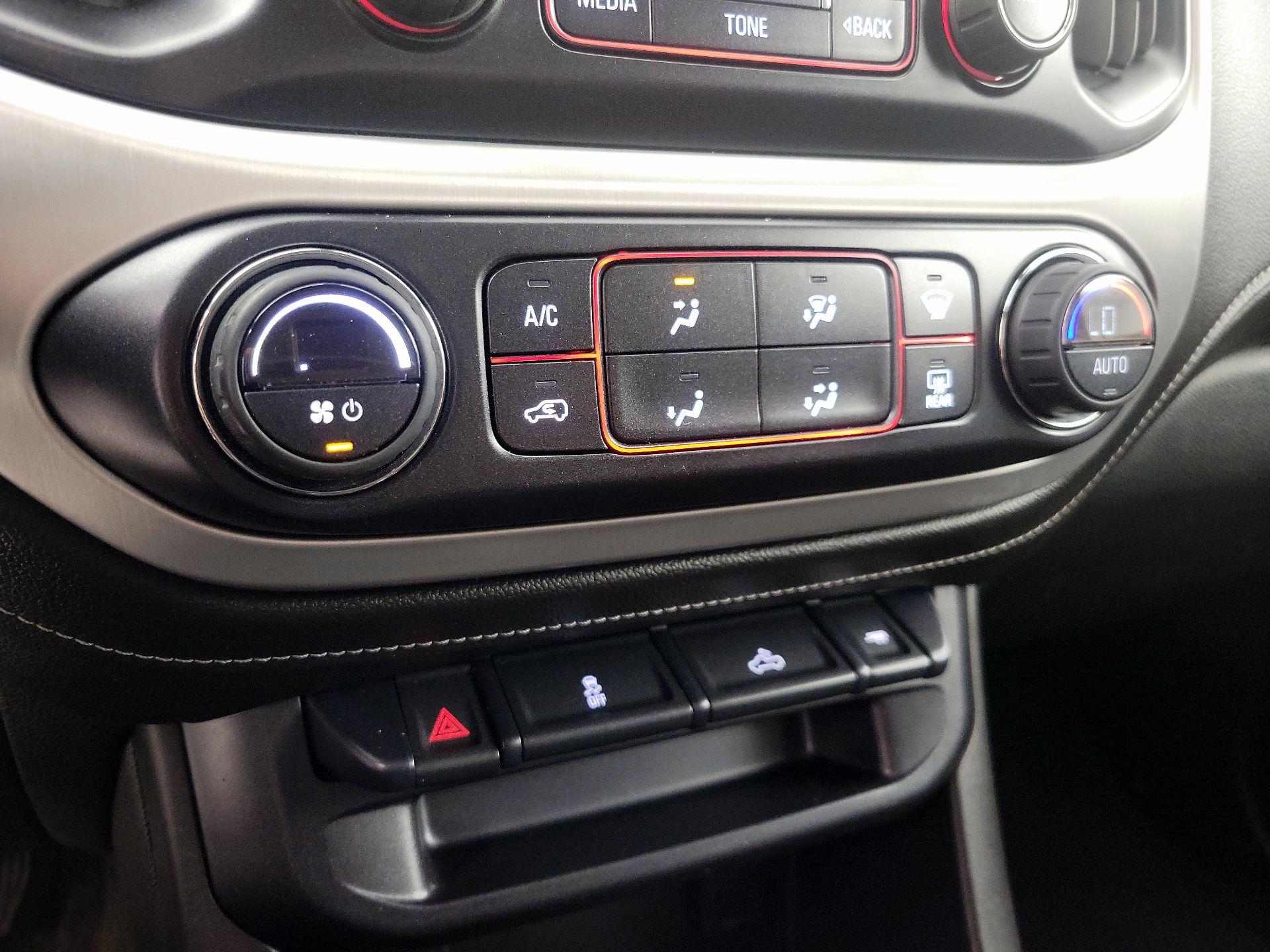 Thumbnail: 2015 GMC Canyon - 16