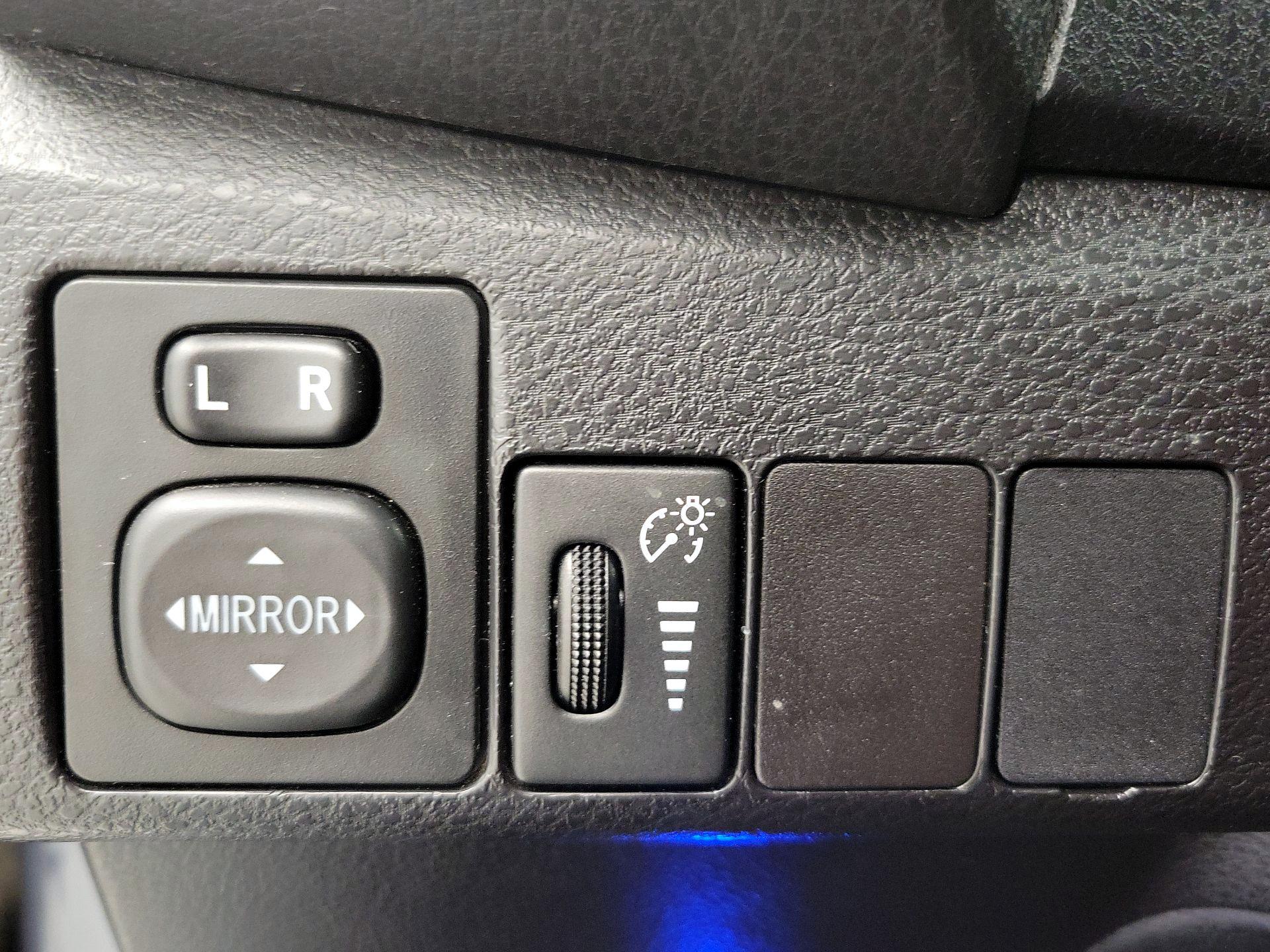 Thumbnail: 2014 Toyota Corolla - 13