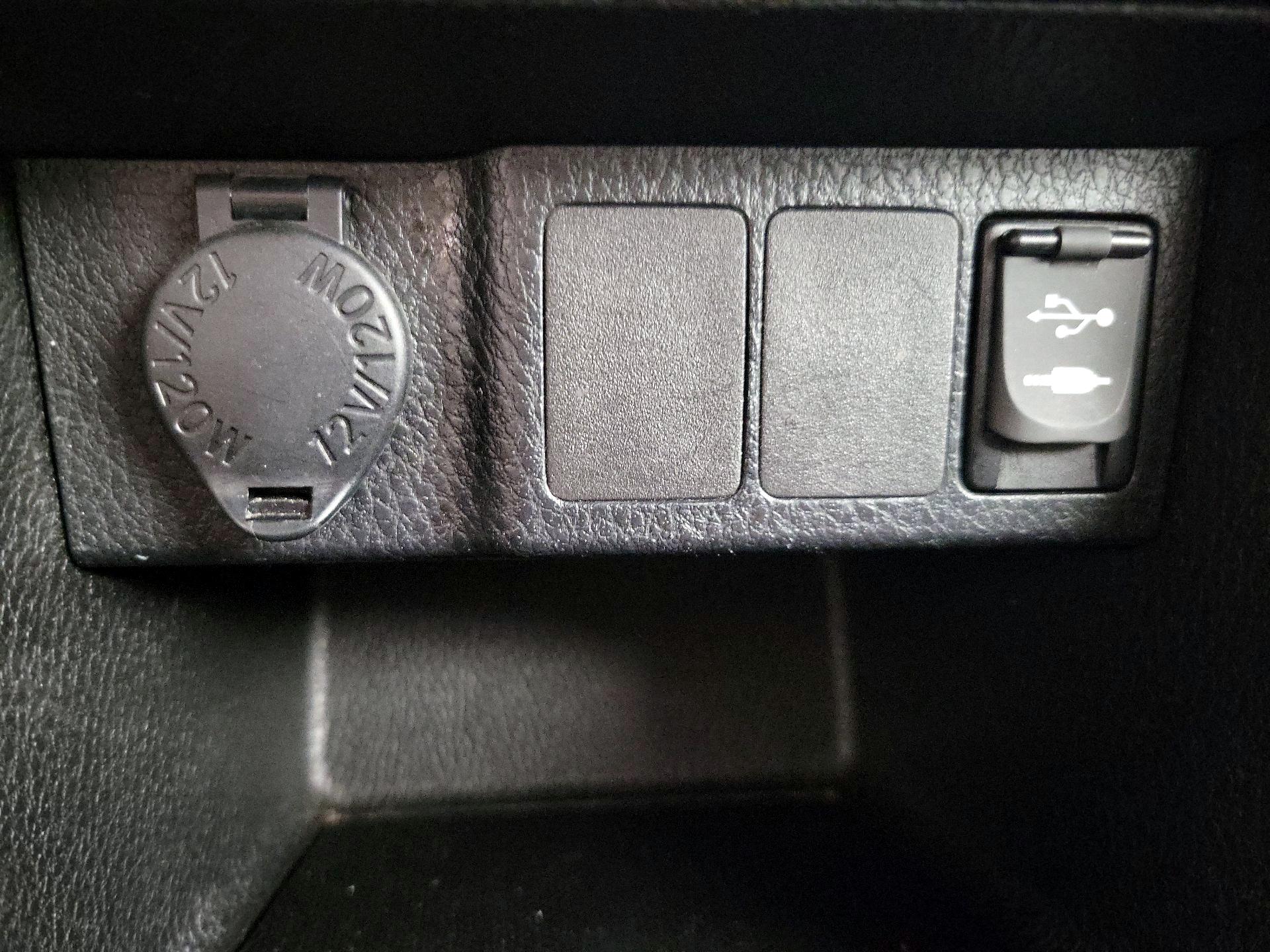 Thumbnail: 2014 Toyota Corolla - 18