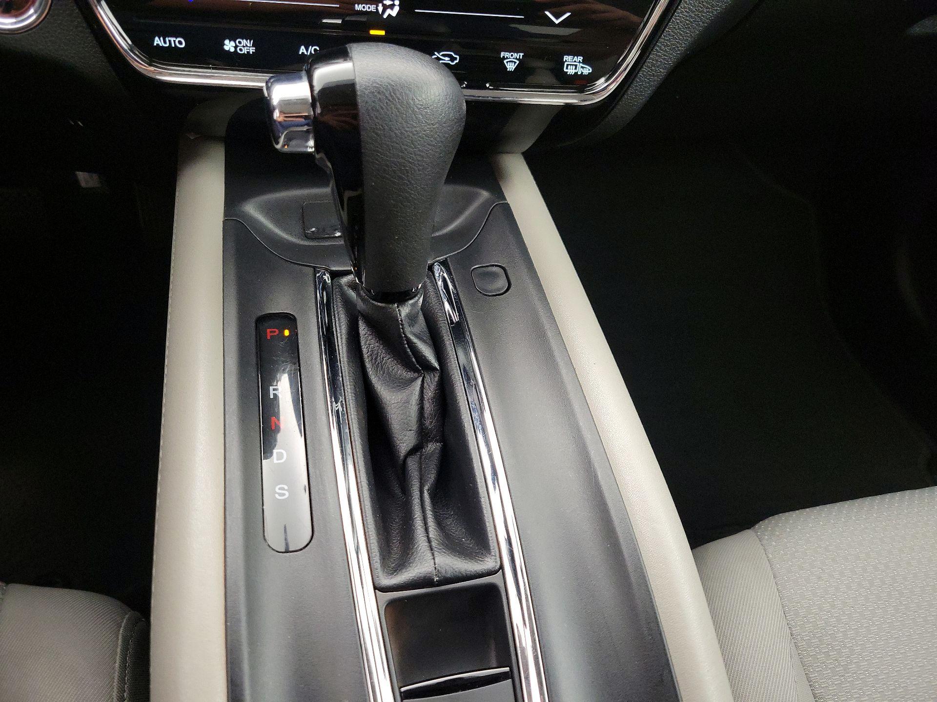 Thumbnail: 2019 Honda HR-V - 17