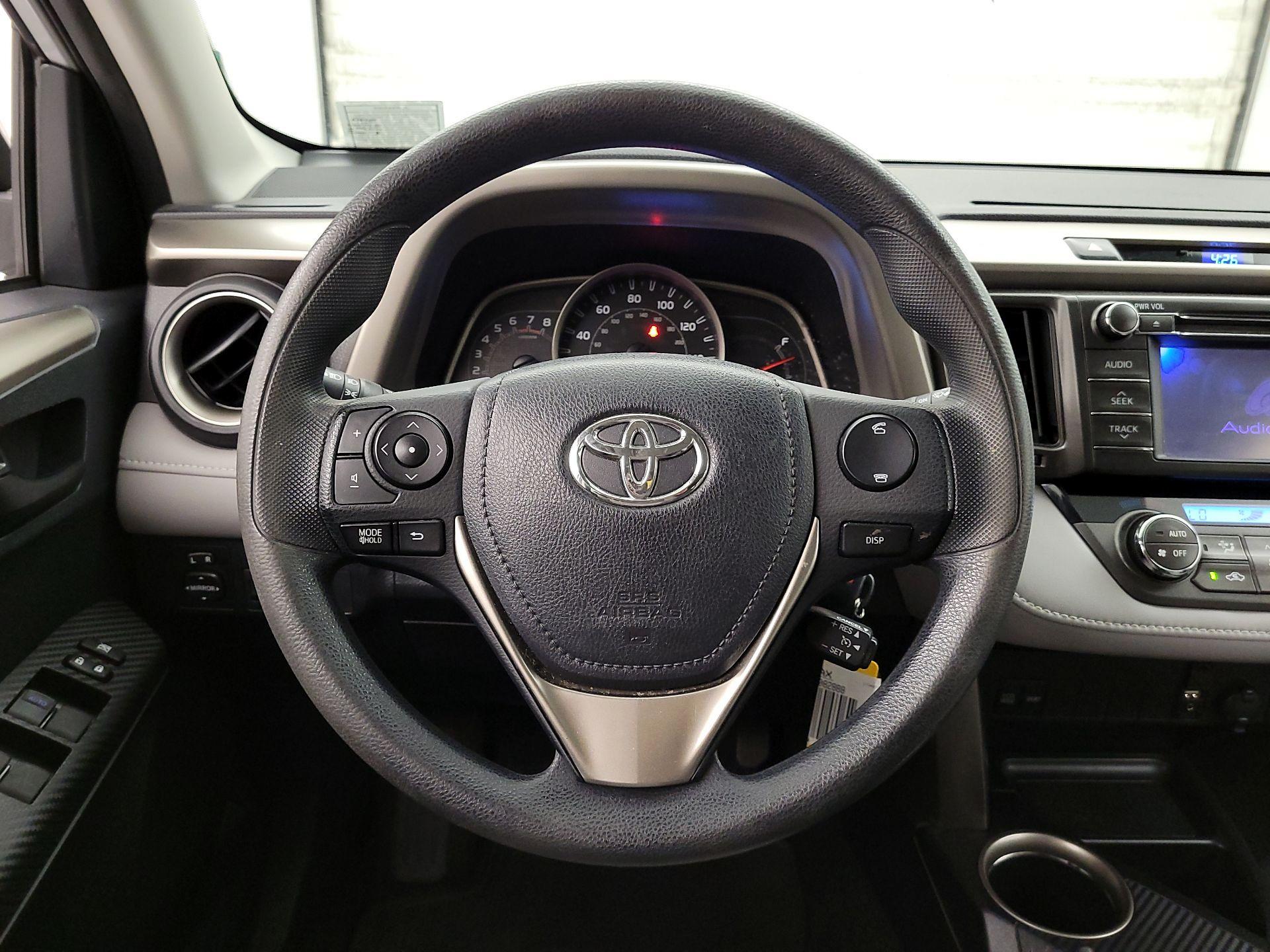 Thumbnail: 2013 Toyota RAV4 - 10