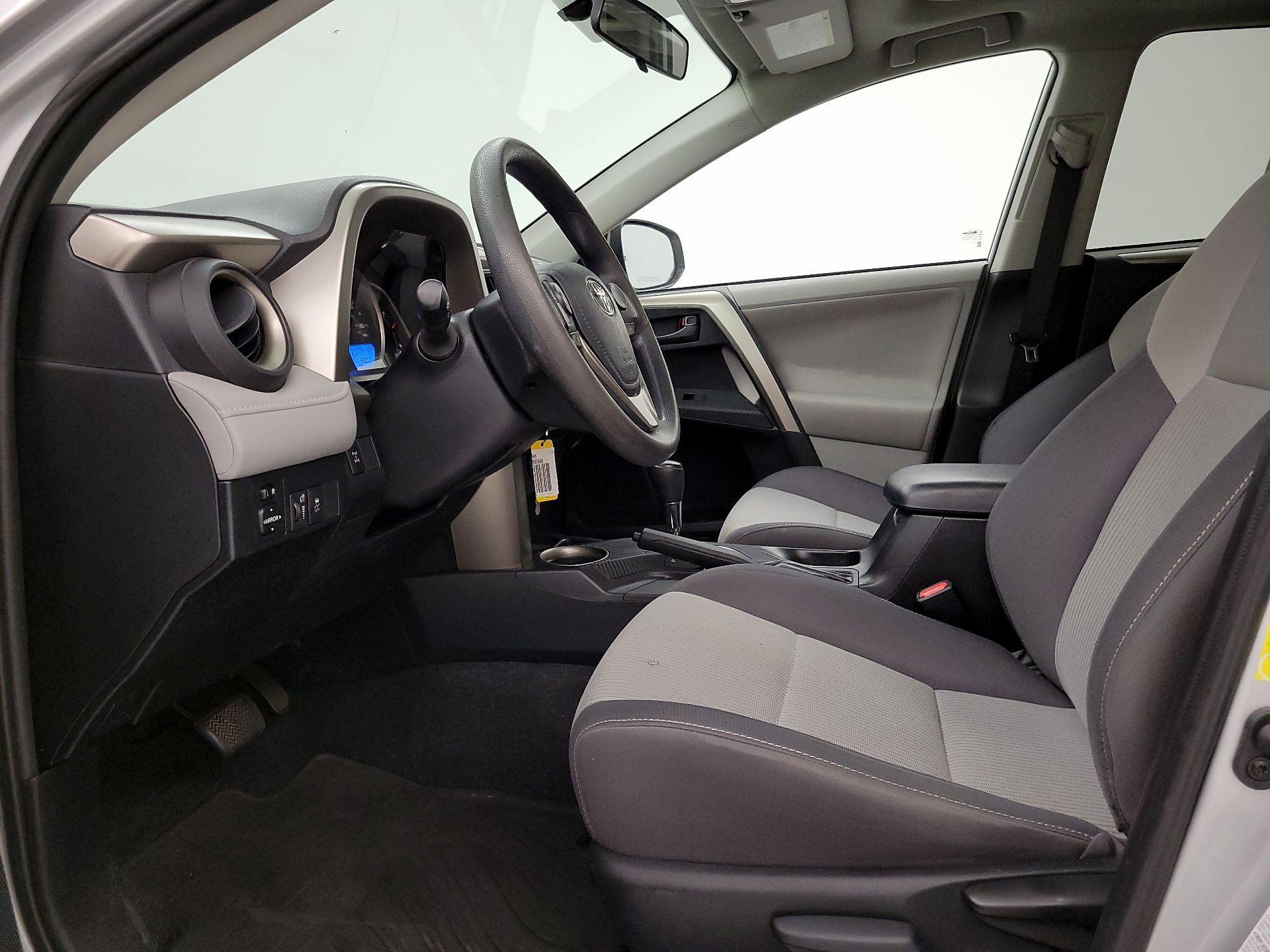 Thumbnail: 2013 Toyota RAV4 - 11