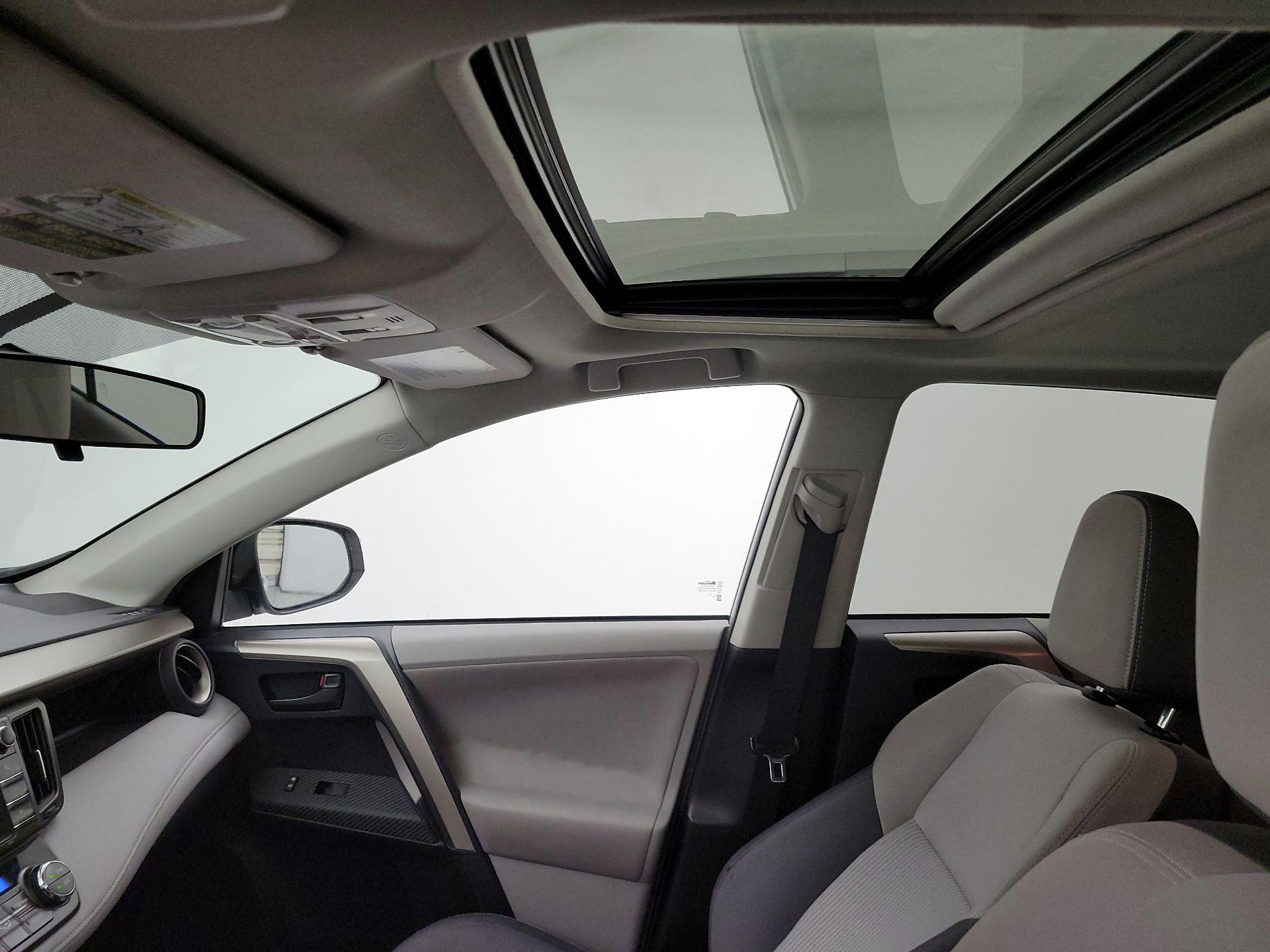 Thumbnail: 2013 Toyota RAV4 - 19