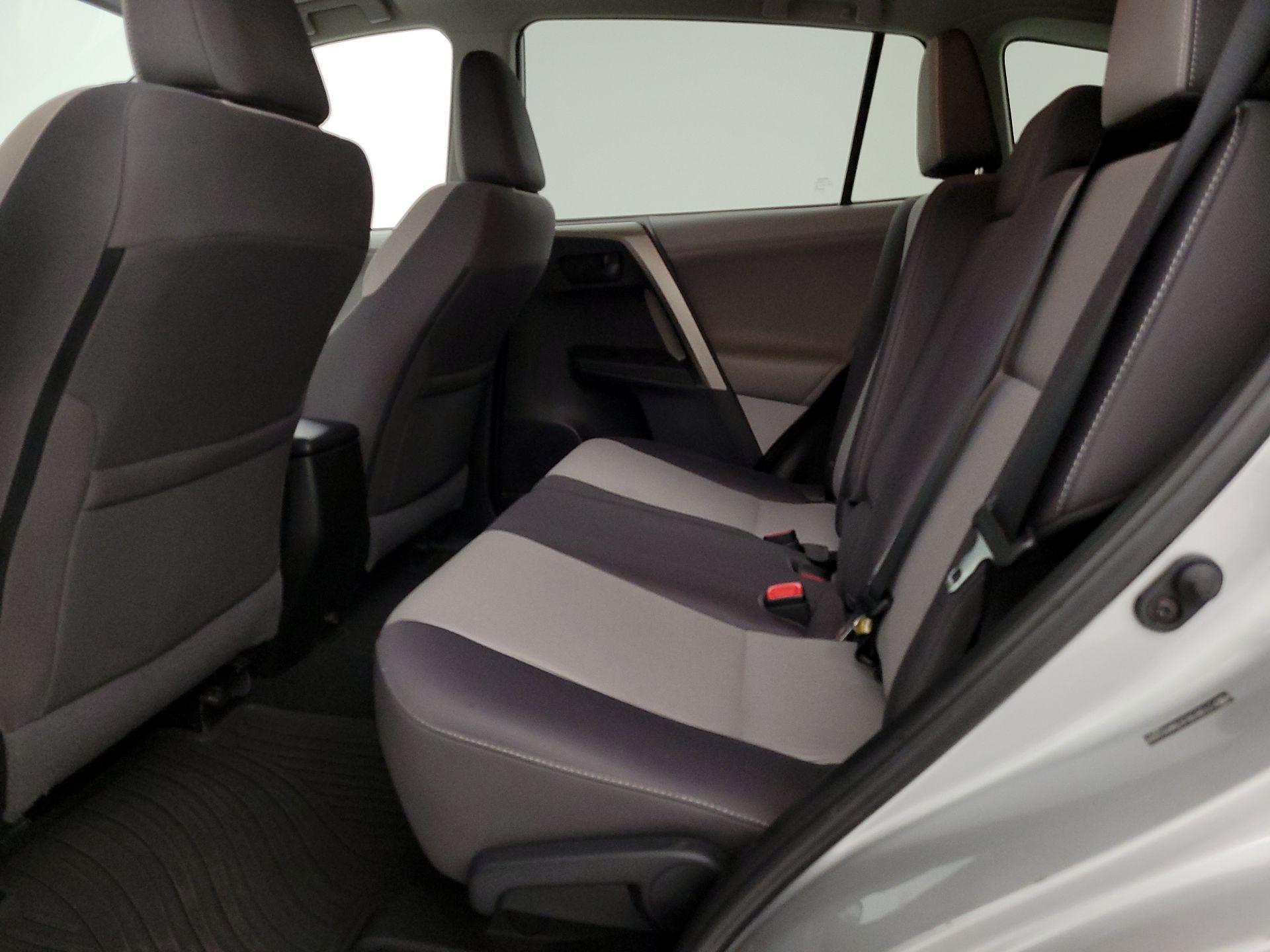 Thumbnail: 2013 Toyota RAV4 - 20