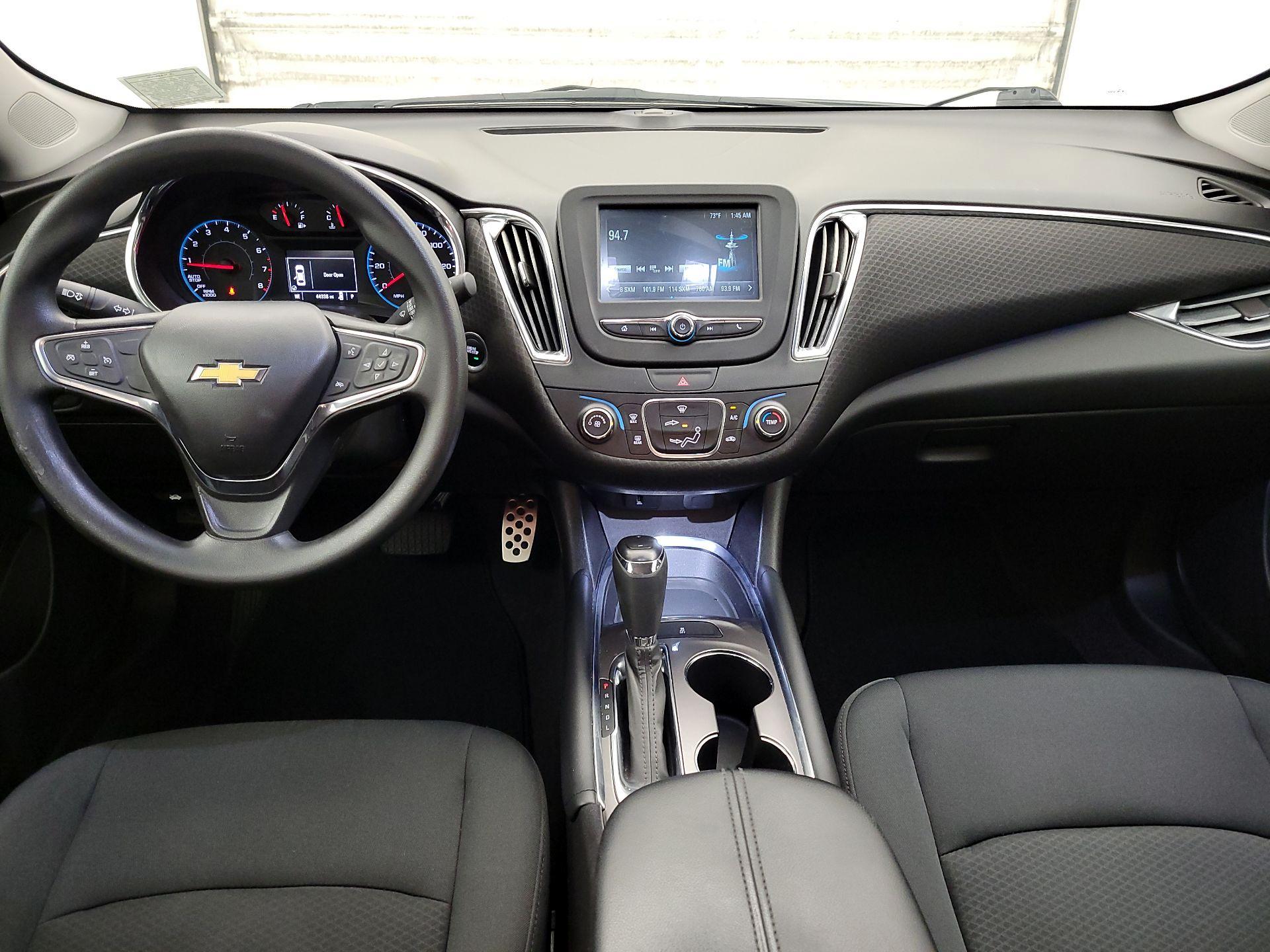 Thumbnail: 2017 Chevrolet Malibu - 9