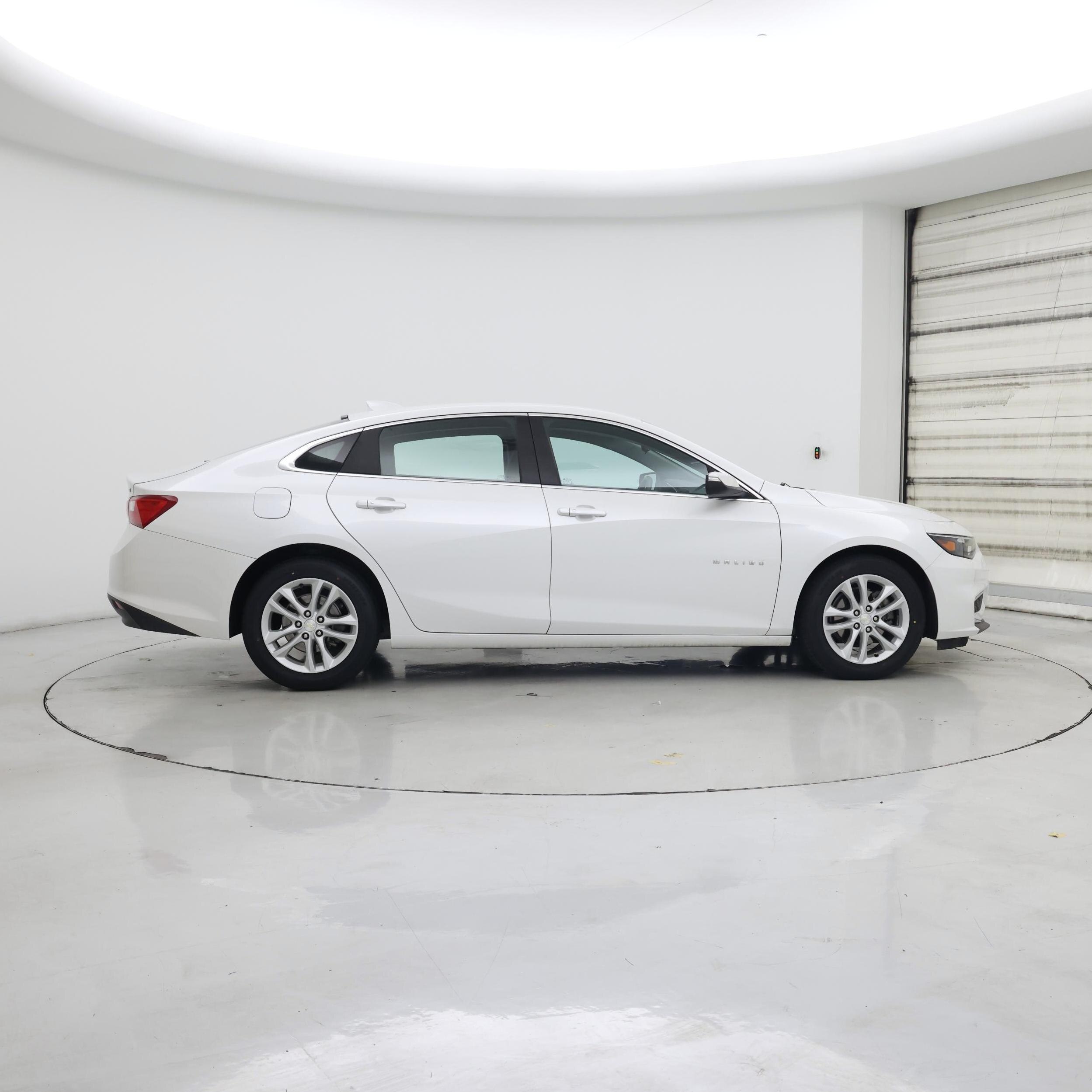 Thumbnail: 2017 Chevrolet Malibu - 7