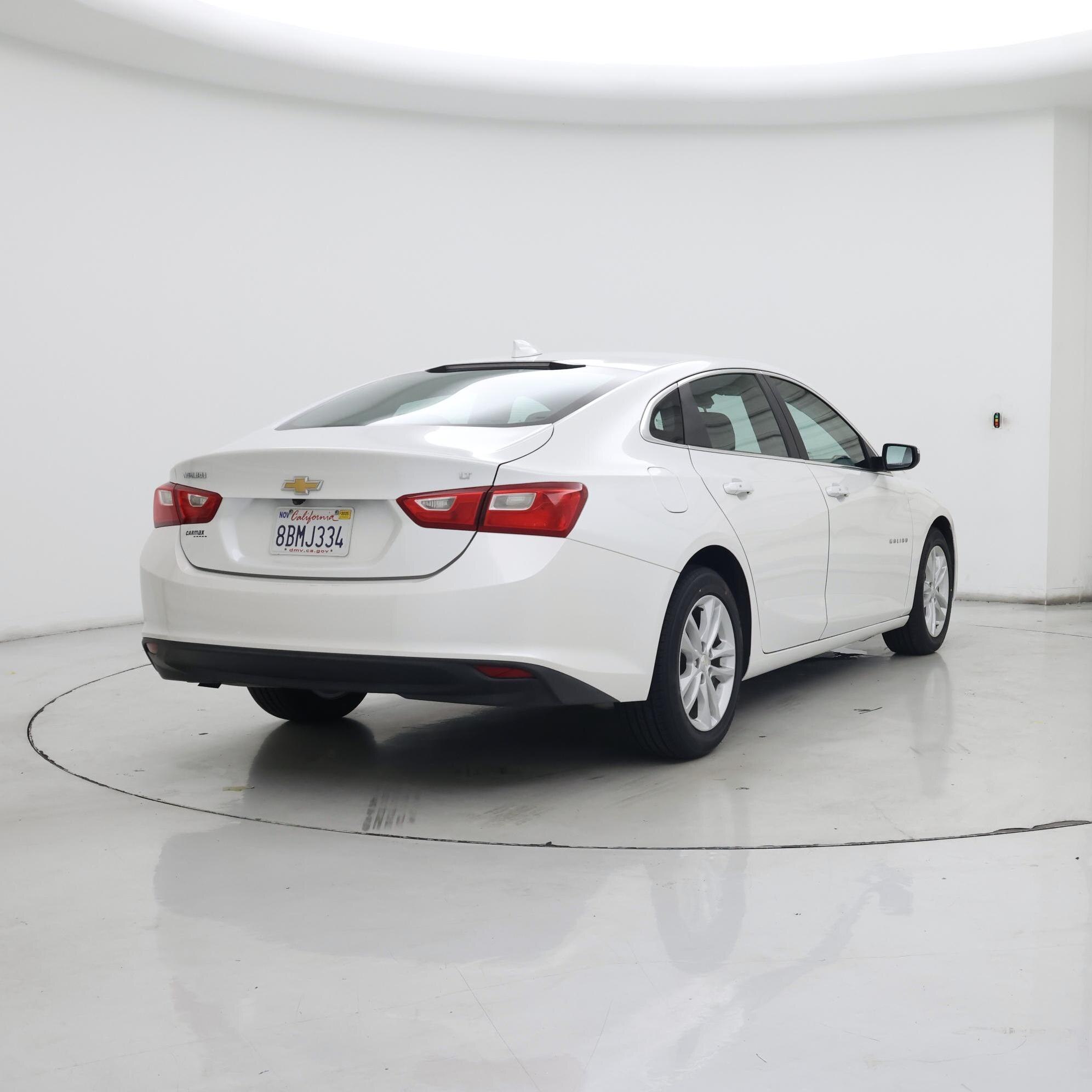 Thumbnail: 2017 Chevrolet Malibu - 8