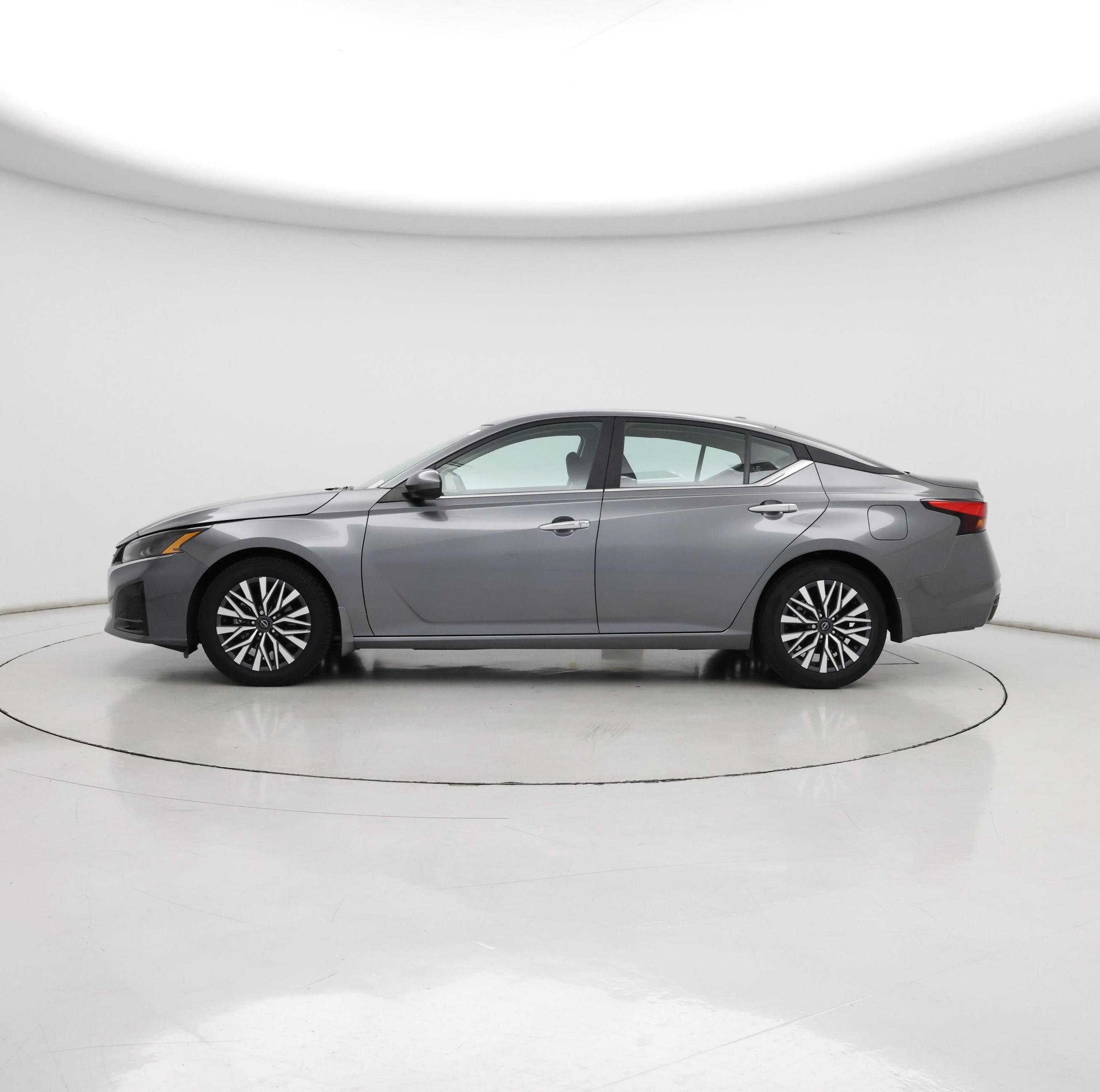 Thumbnail: 2023 Nissan Altima - 3