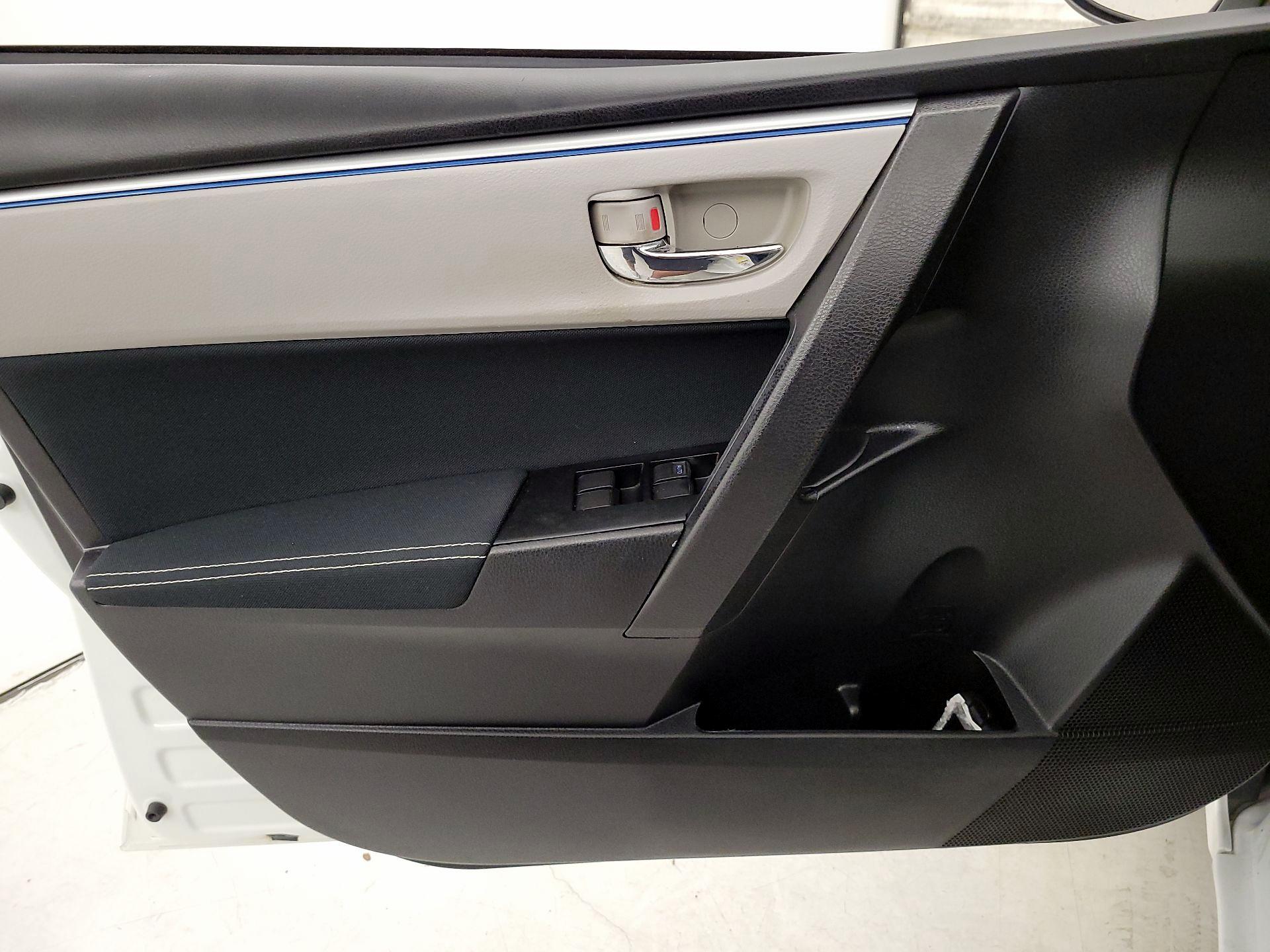 Thumbnail: 2016 Toyota Corolla - 12