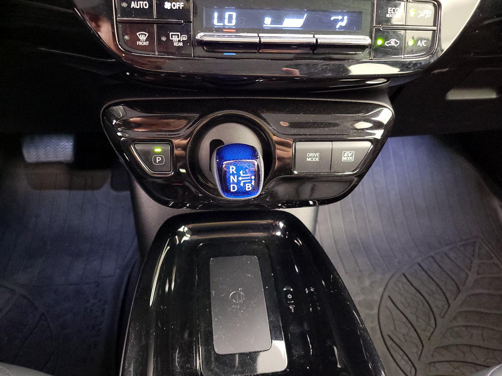 Thumbnail: 2018 Toyota Prius - 17