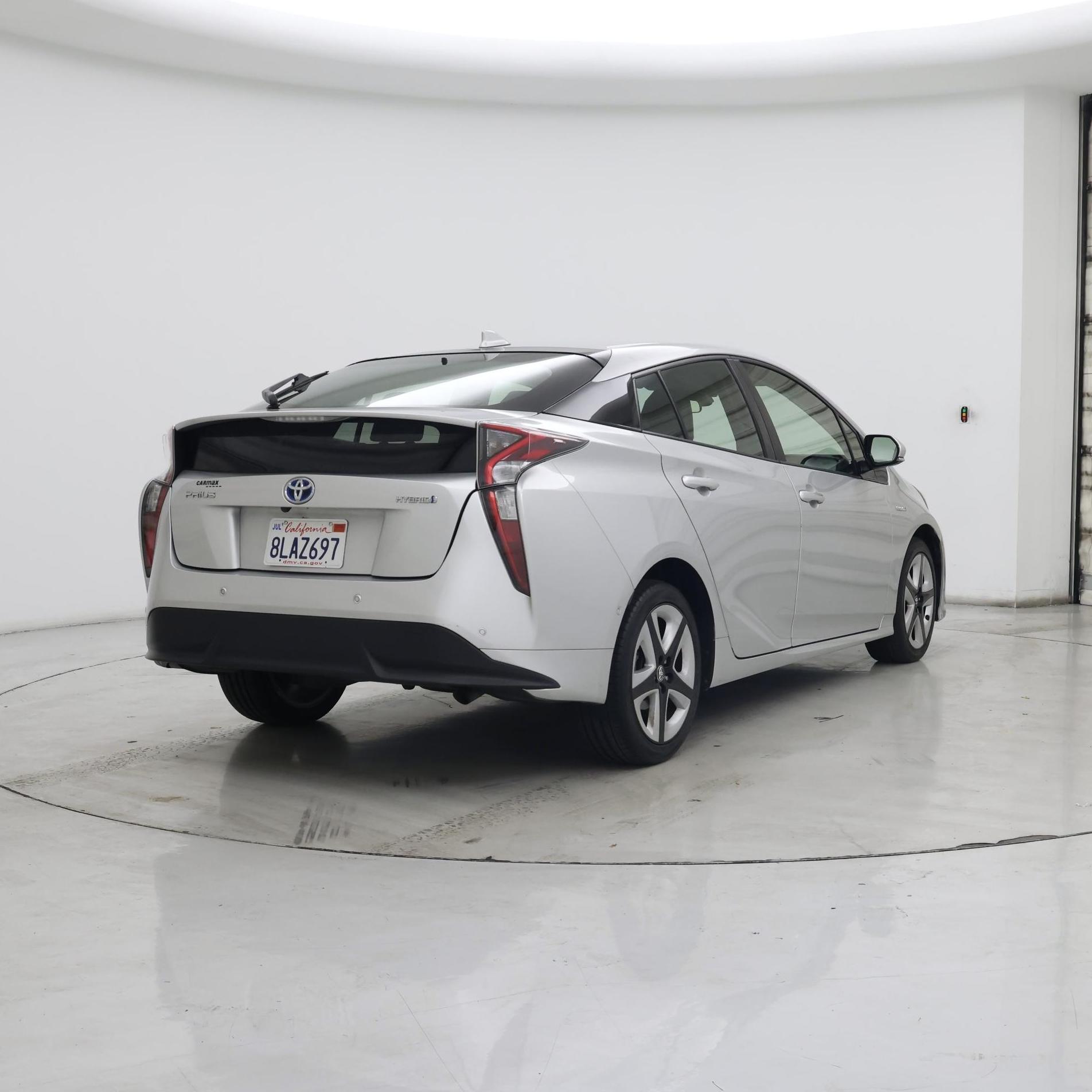 Thumbnail: 2018 Toyota Prius - 8