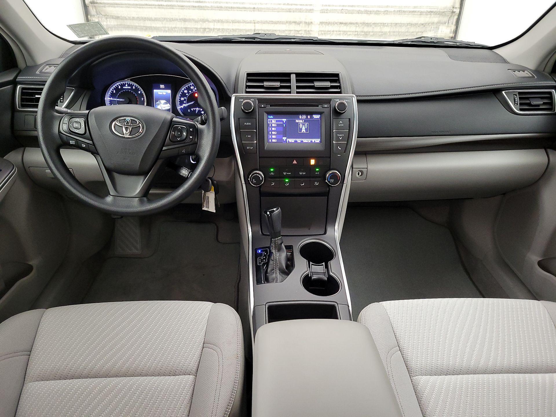 Thumbnail: 2016 Toyota Camry - 9