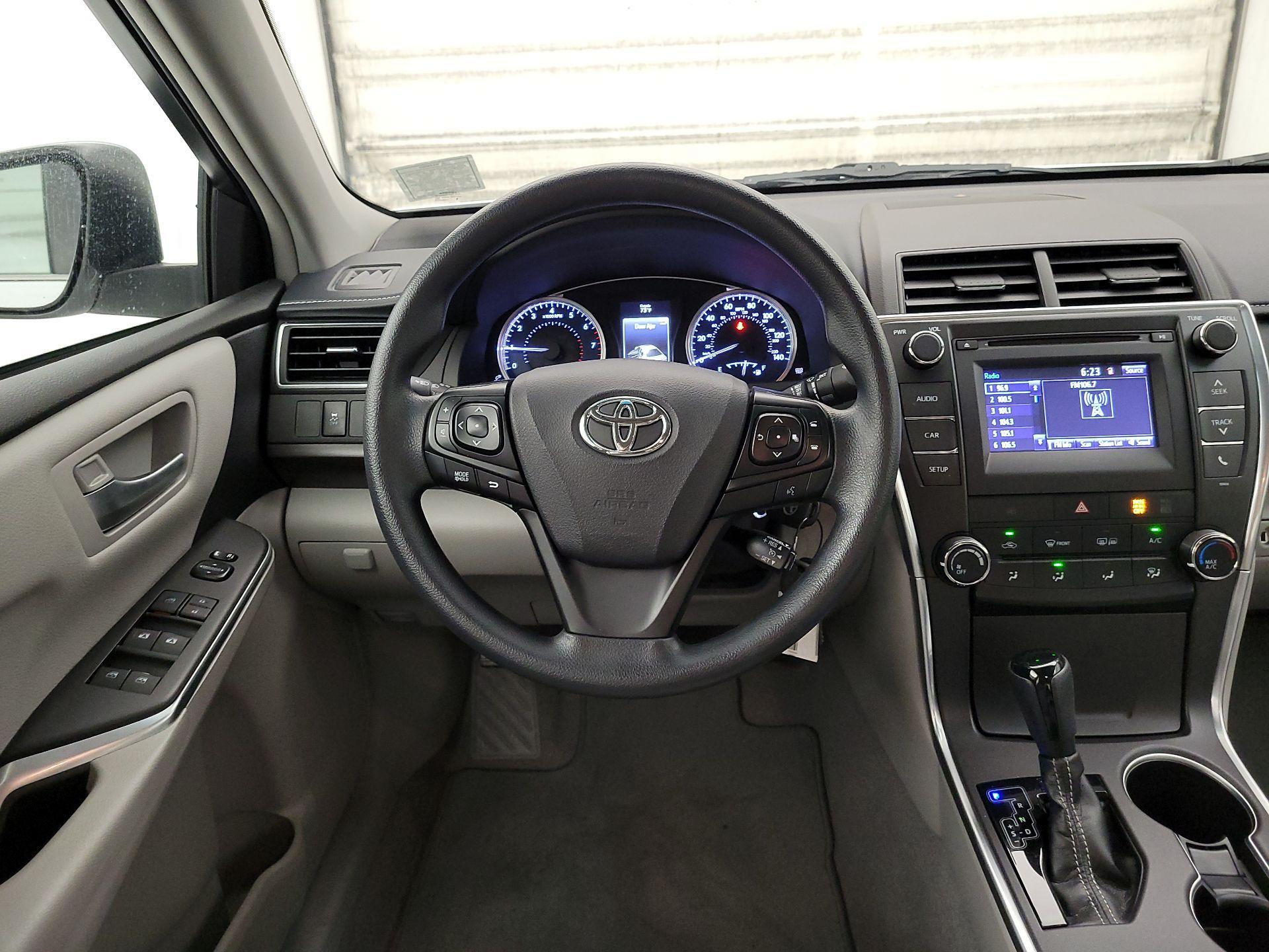 Thumbnail: 2016 Toyota Camry - 10