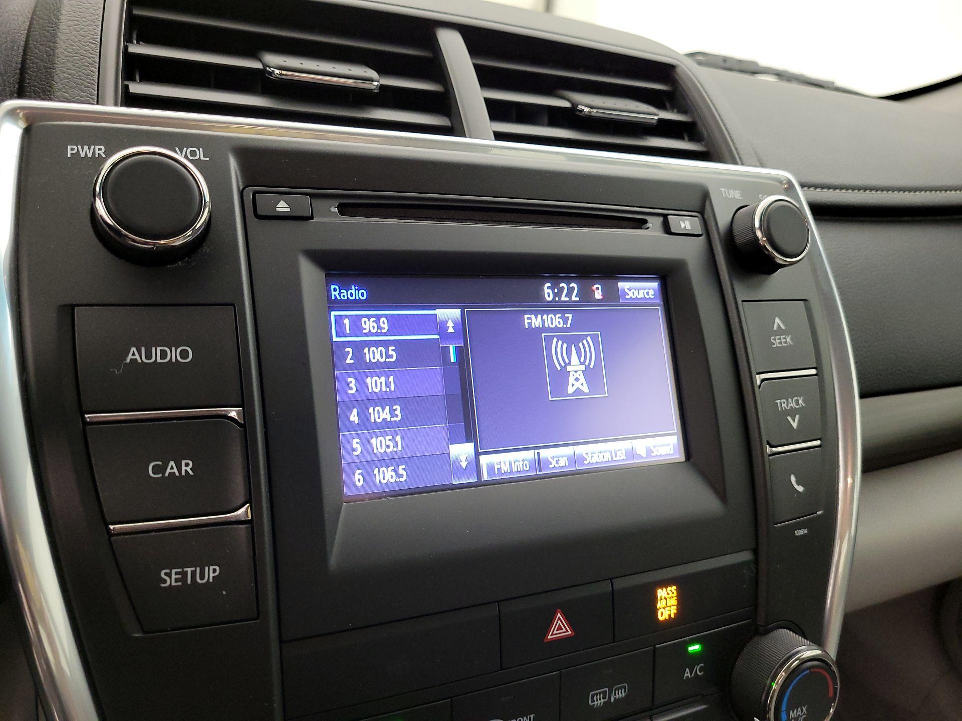 Thumbnail: 2016 Toyota Camry - 14