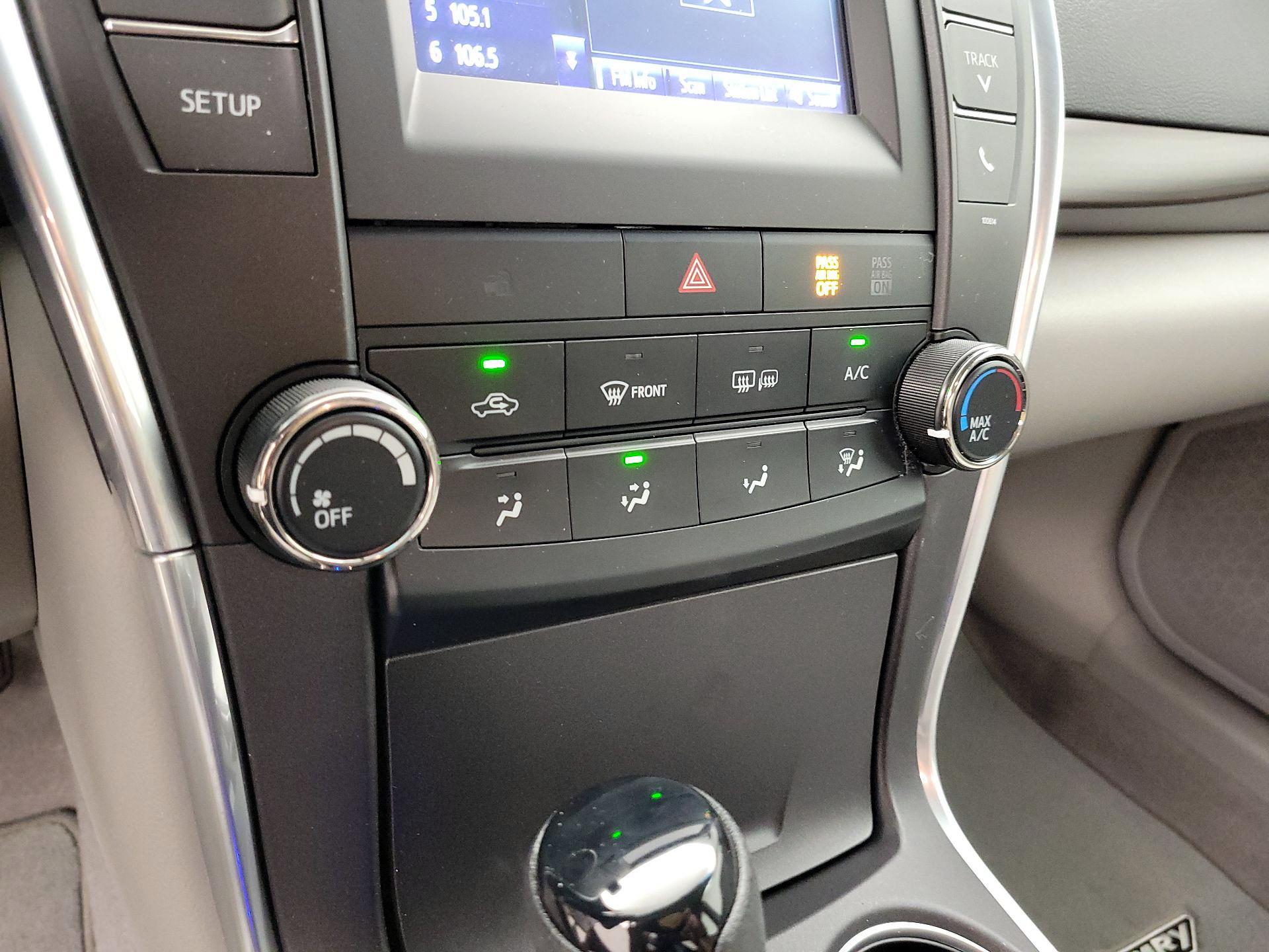 Thumbnail: 2016 Toyota Camry - 15