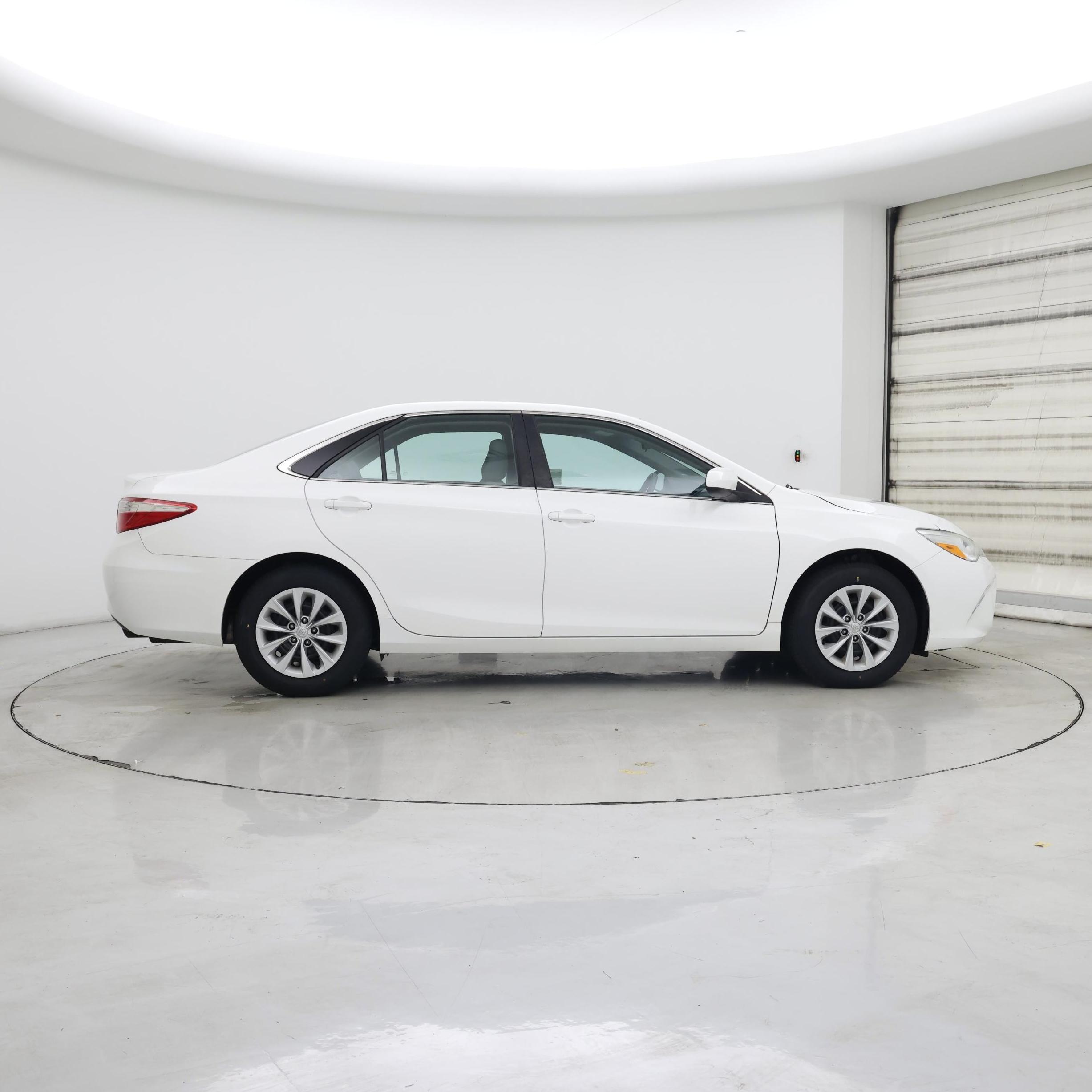 Thumbnail: 2016 Toyota Camry - 7