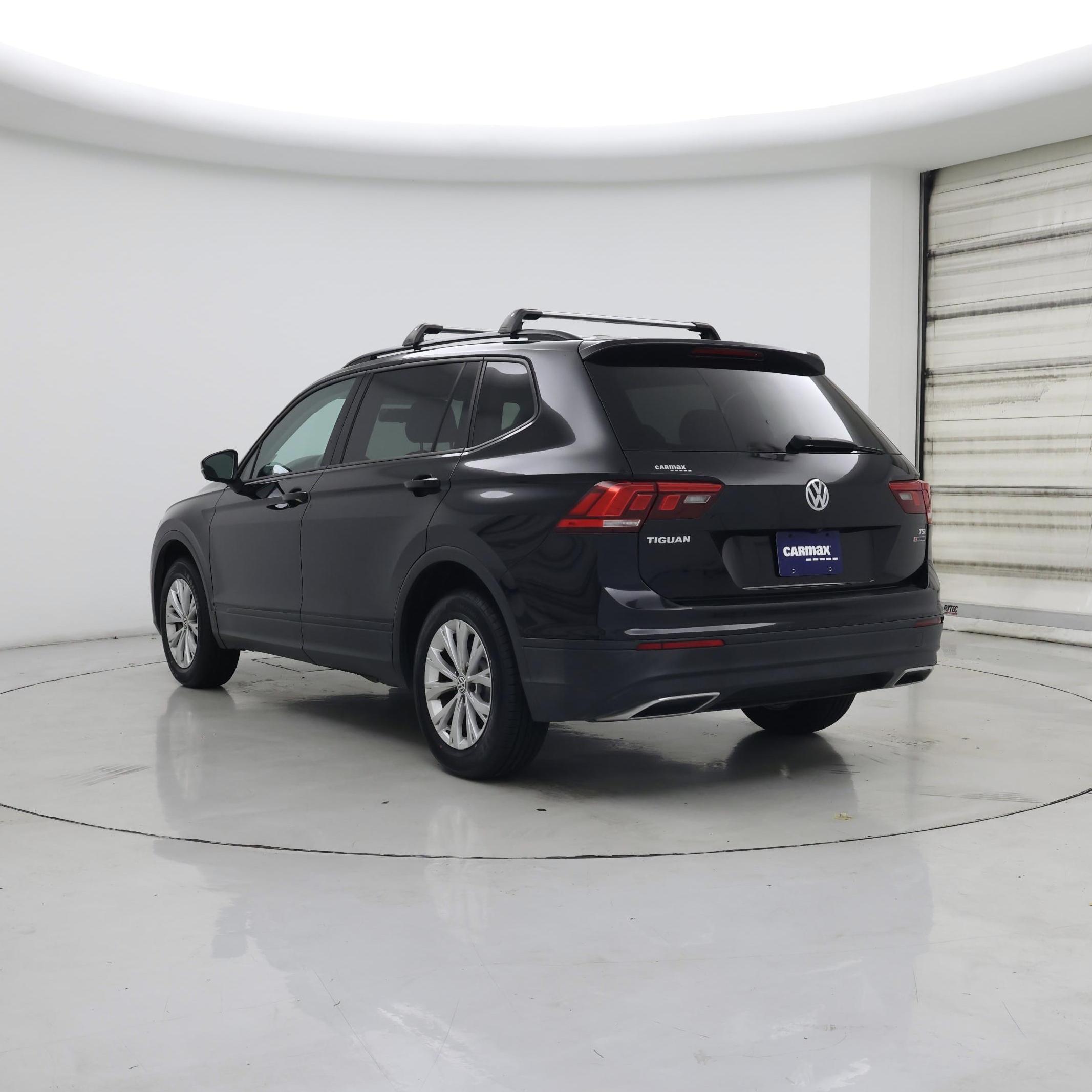 Thumbnail: 2018 Volkswagen Tiguan - 2