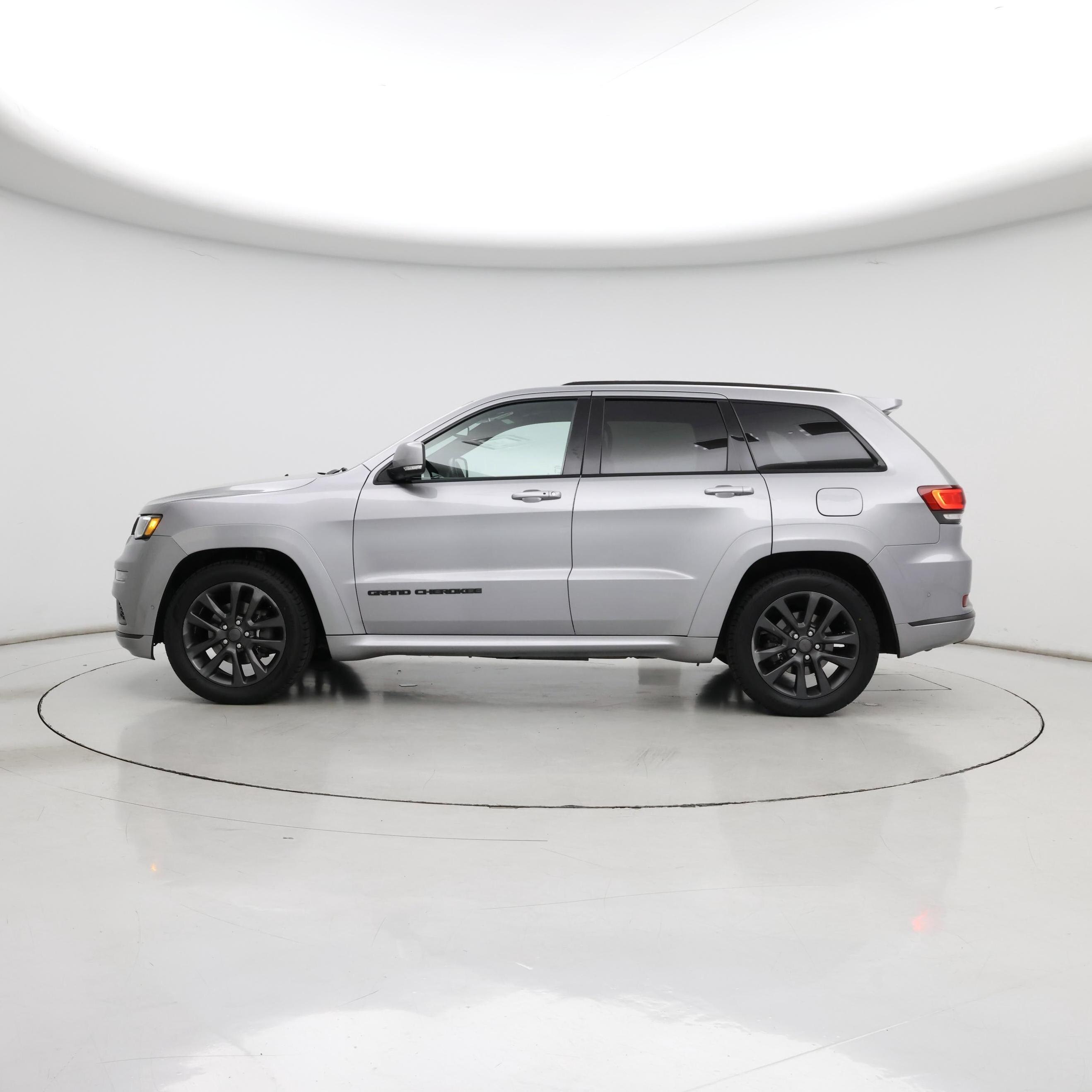 Thumbnail: 2018 Jeep Grand Cherokee - 3