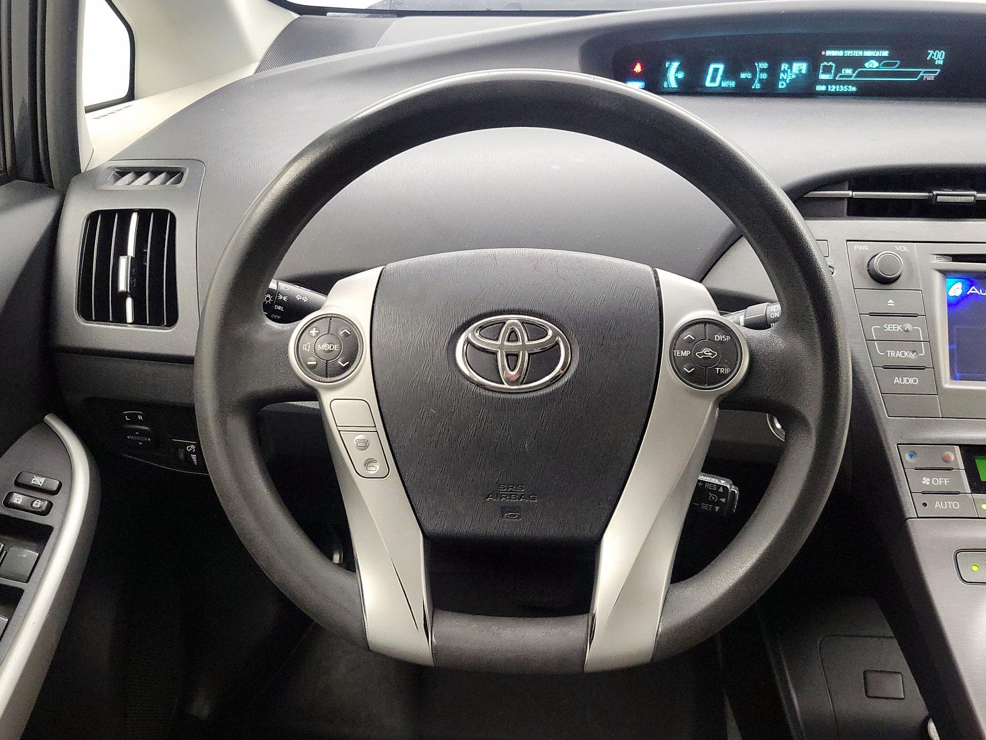 Thumbnail: 2015 Toyota Prius - 10