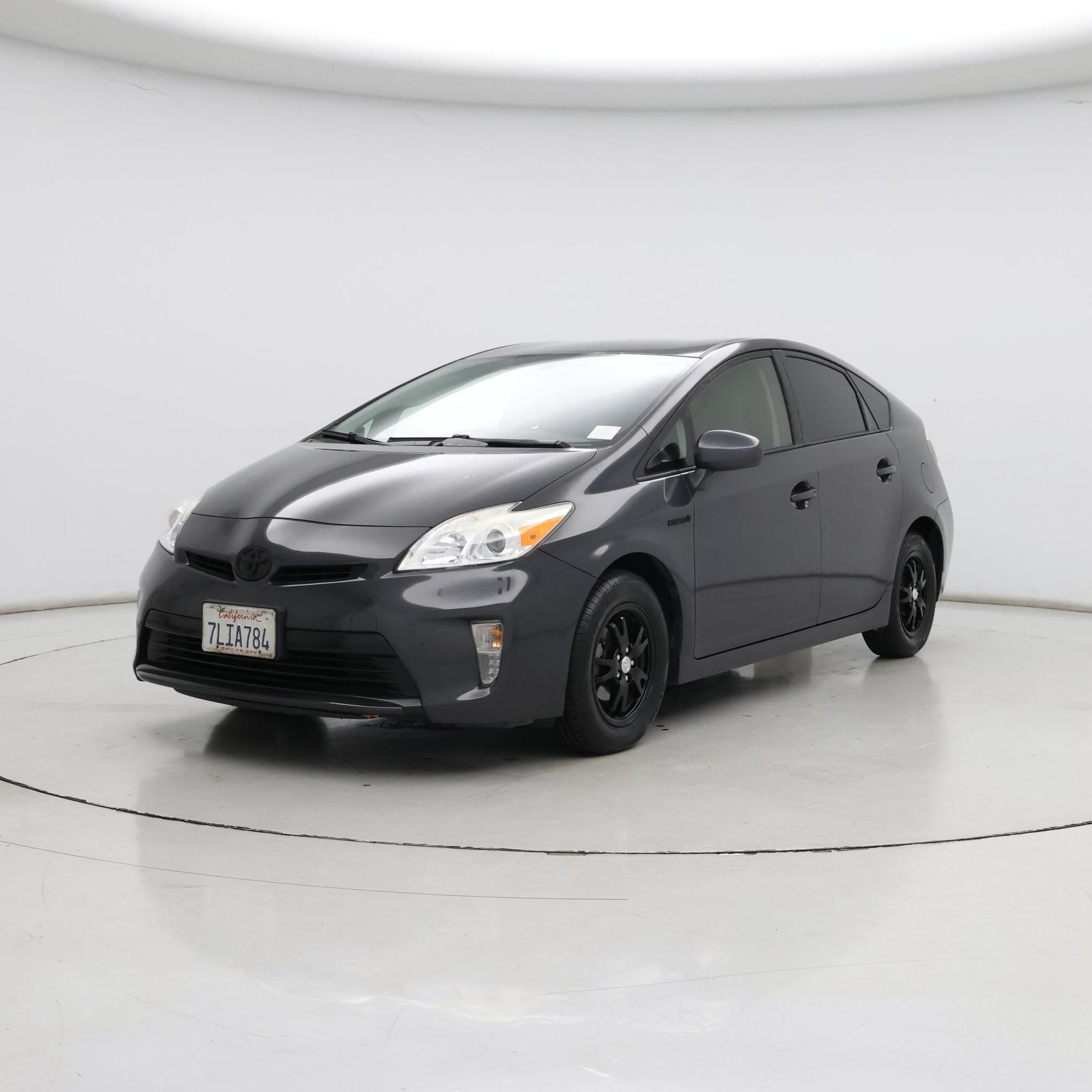 Thumbnail: 2015 Toyota Prius - 4