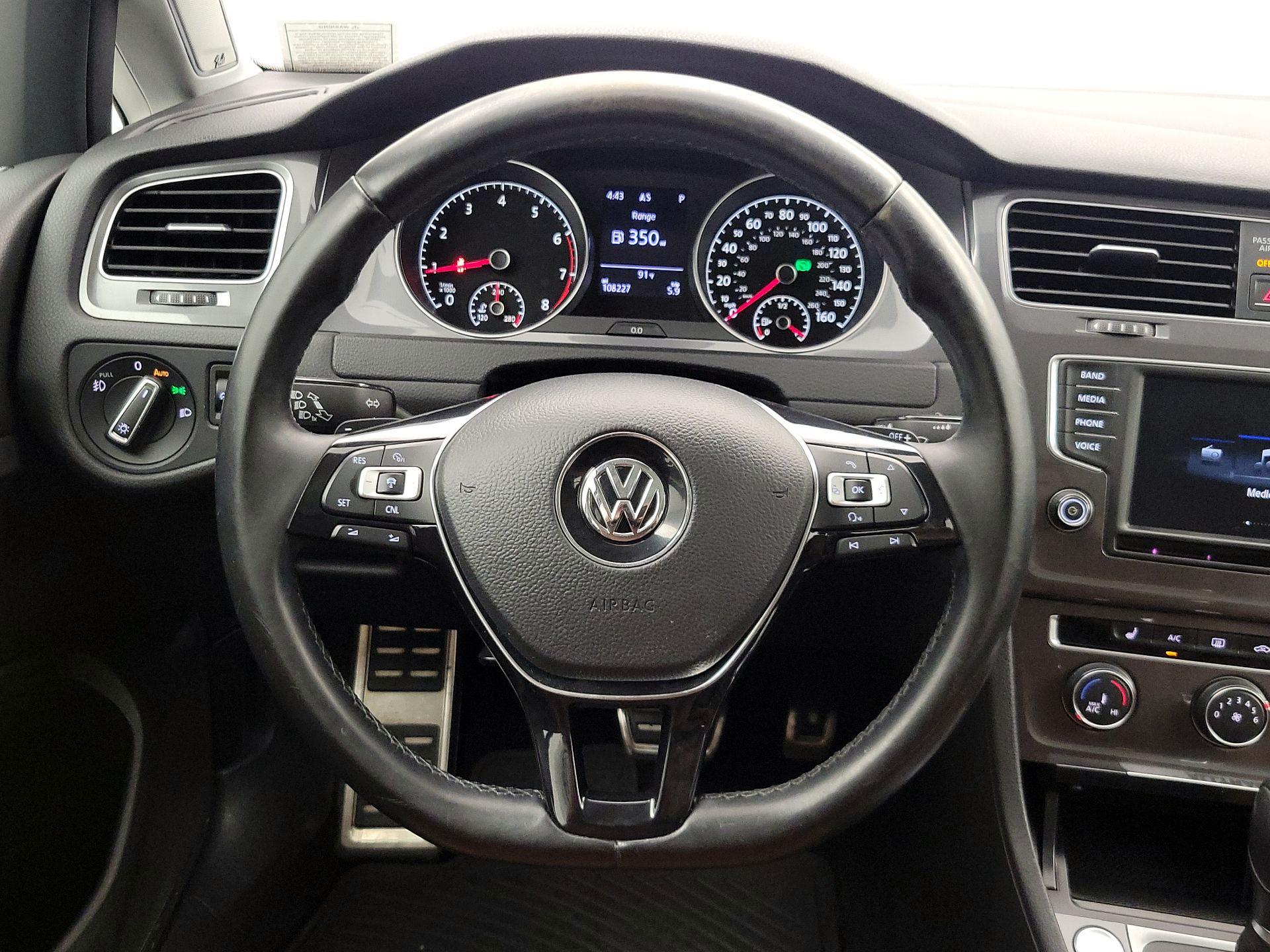 Thumbnail: 2017 Volkswagen Golf - 10