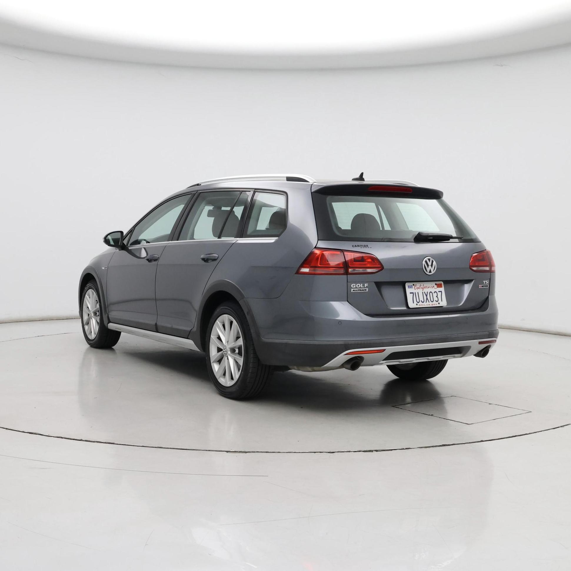 Thumbnail: 2017 Volkswagen Golf - 2