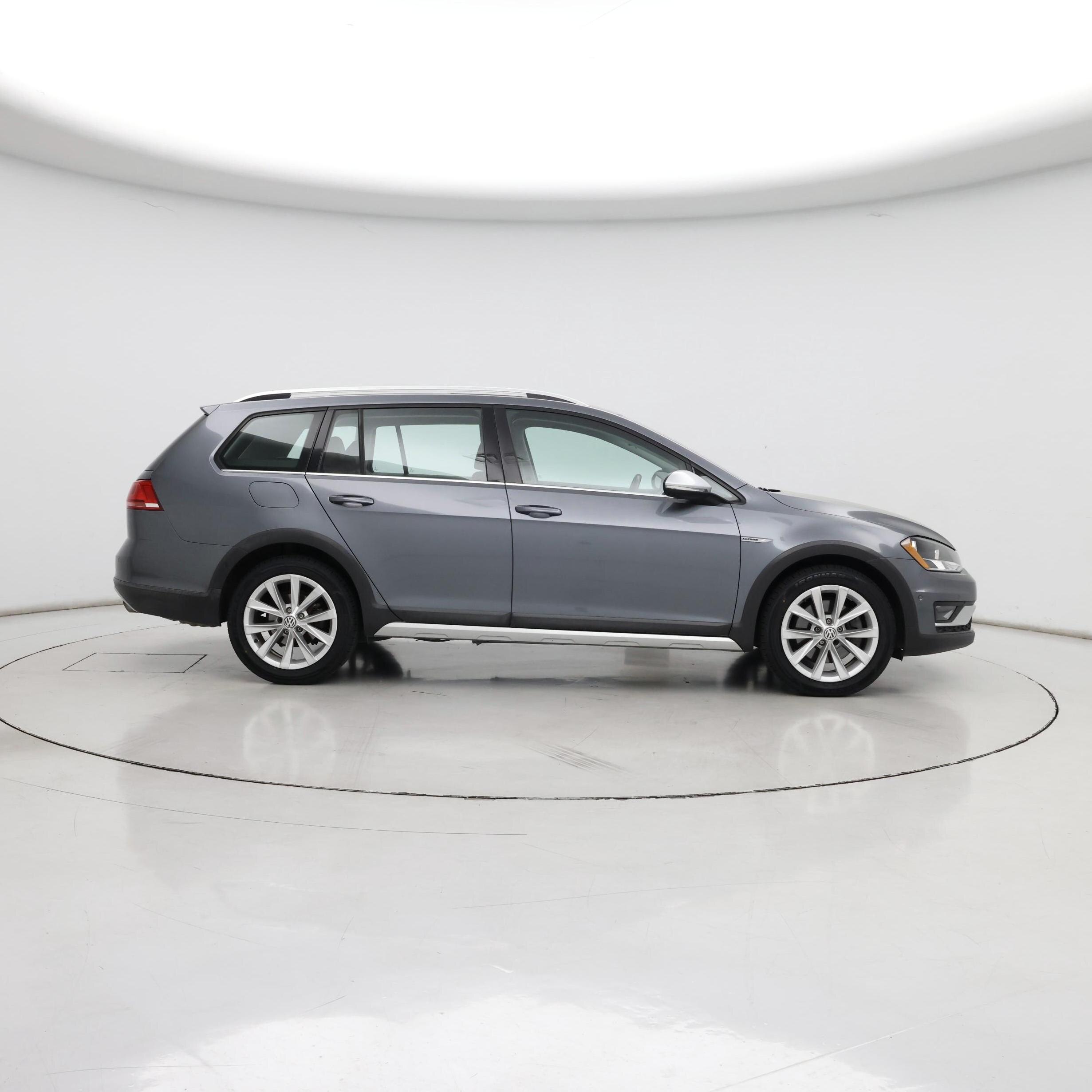 Thumbnail: 2017 Volkswagen Golf - 7