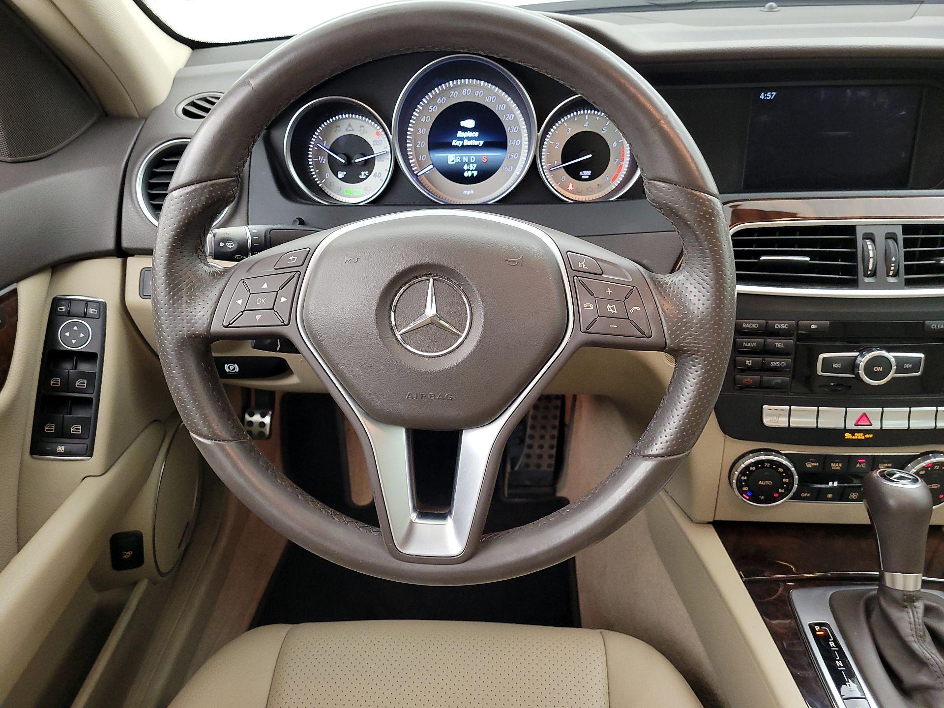 Thumbnail: 2014 Mercedes-Benz C-Class - 10