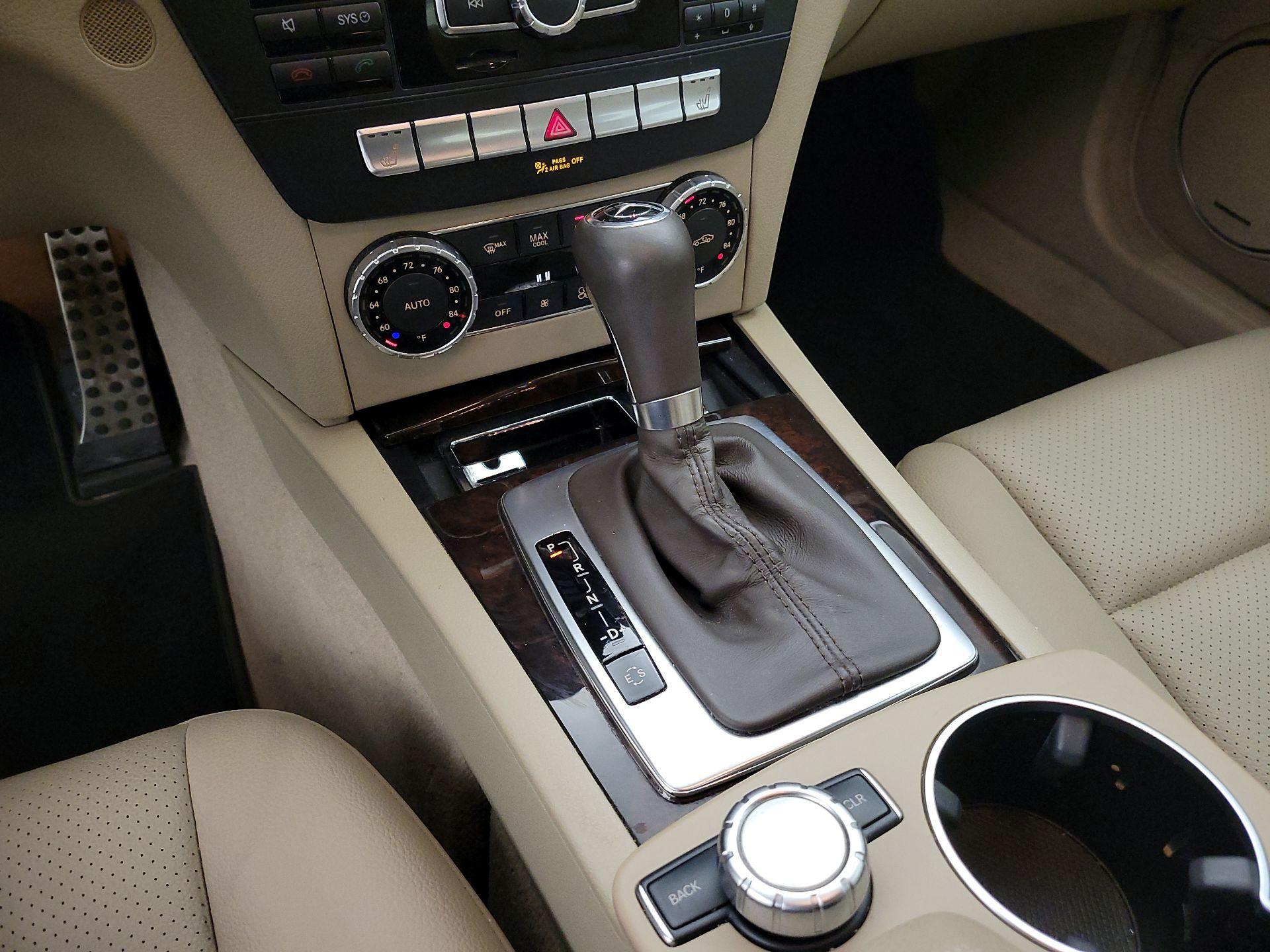 Thumbnail: 2014 Mercedes-Benz C-Class - 16