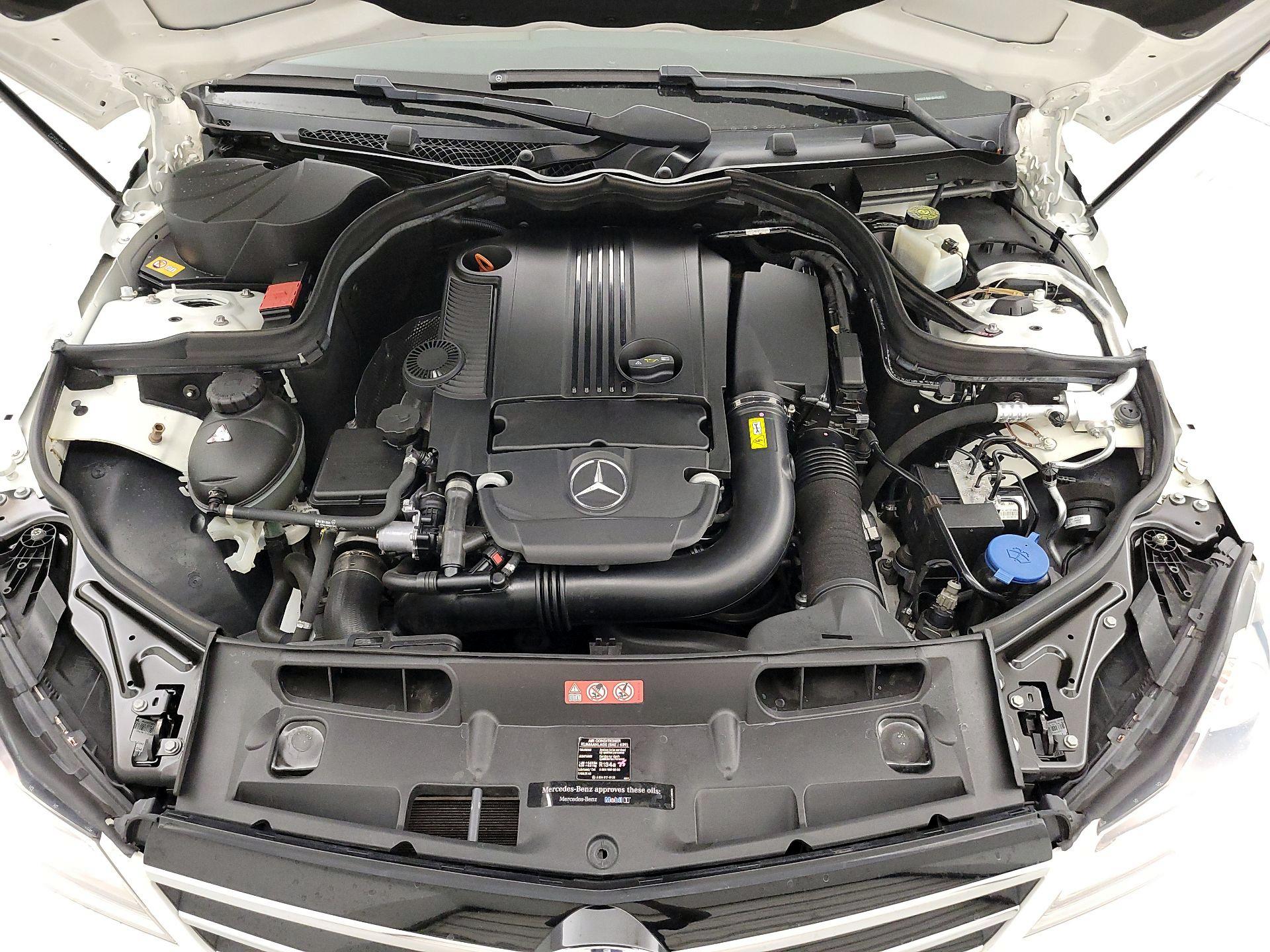 Thumbnail: 2014 Mercedes-Benz C-Class - 20