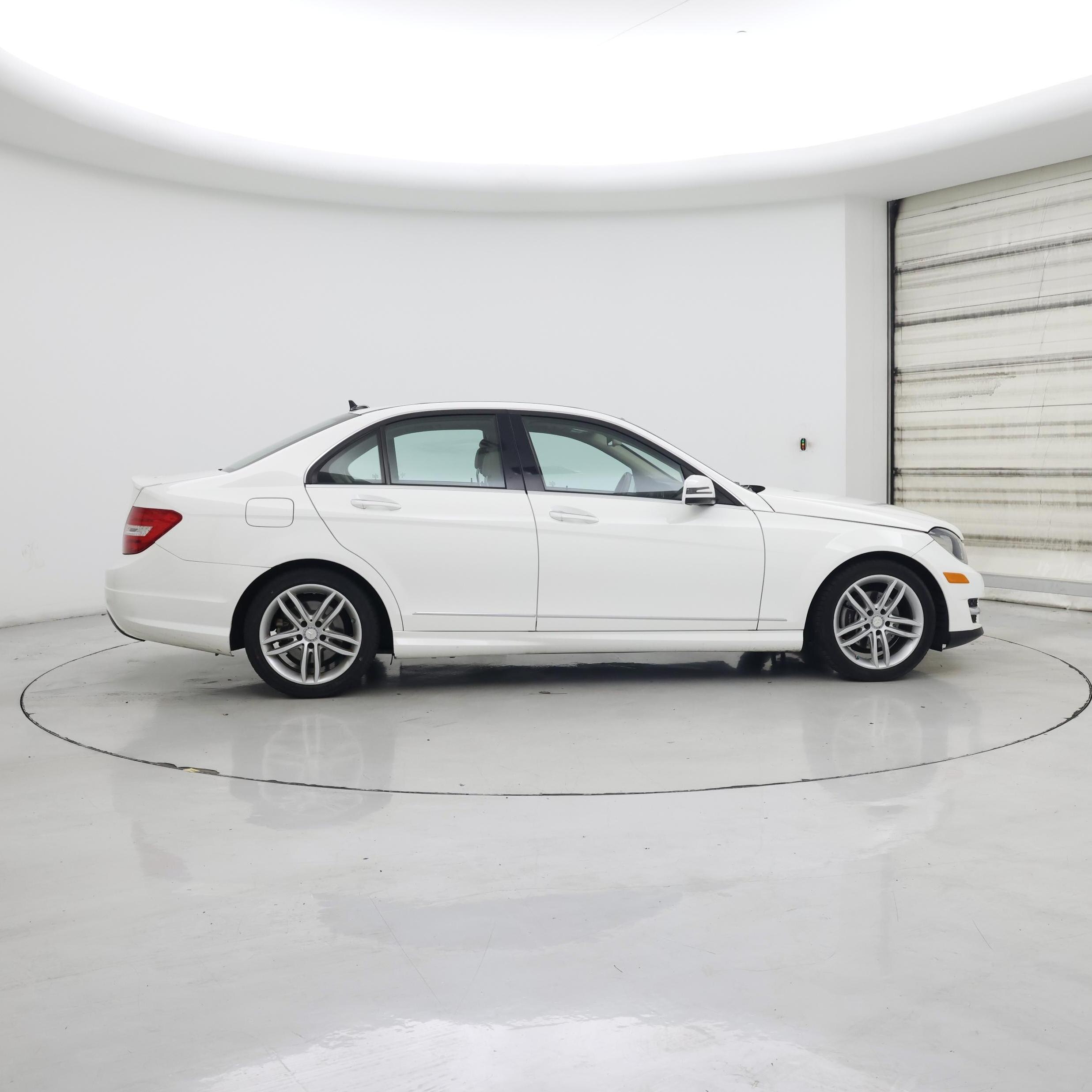 Thumbnail: 2014 Mercedes-Benz C-Class - 7