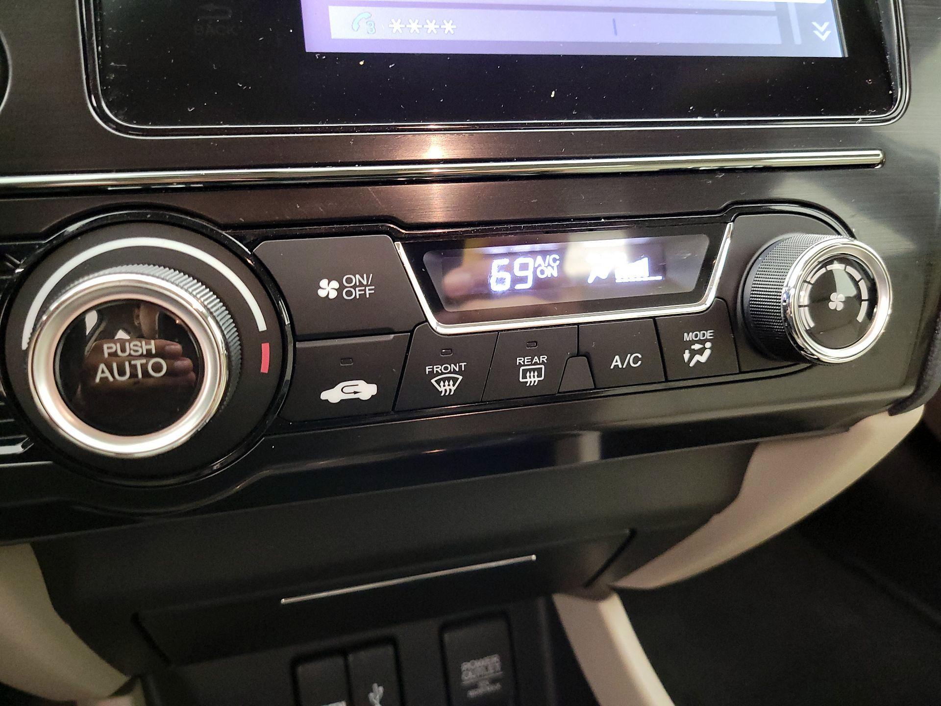 Thumbnail: 2014 Honda Civic - 16