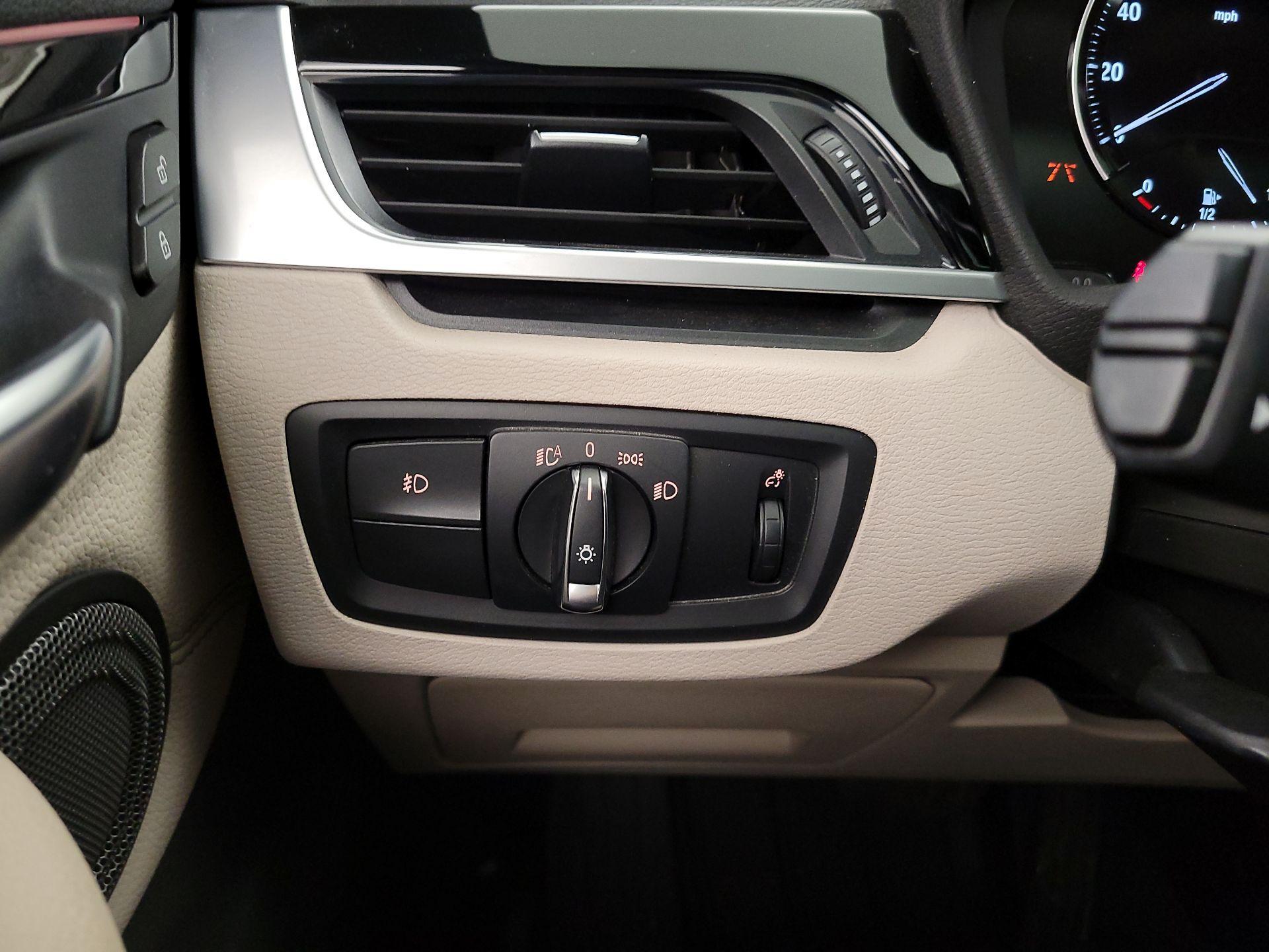 Thumbnail: 2019 BMW X1 - 13