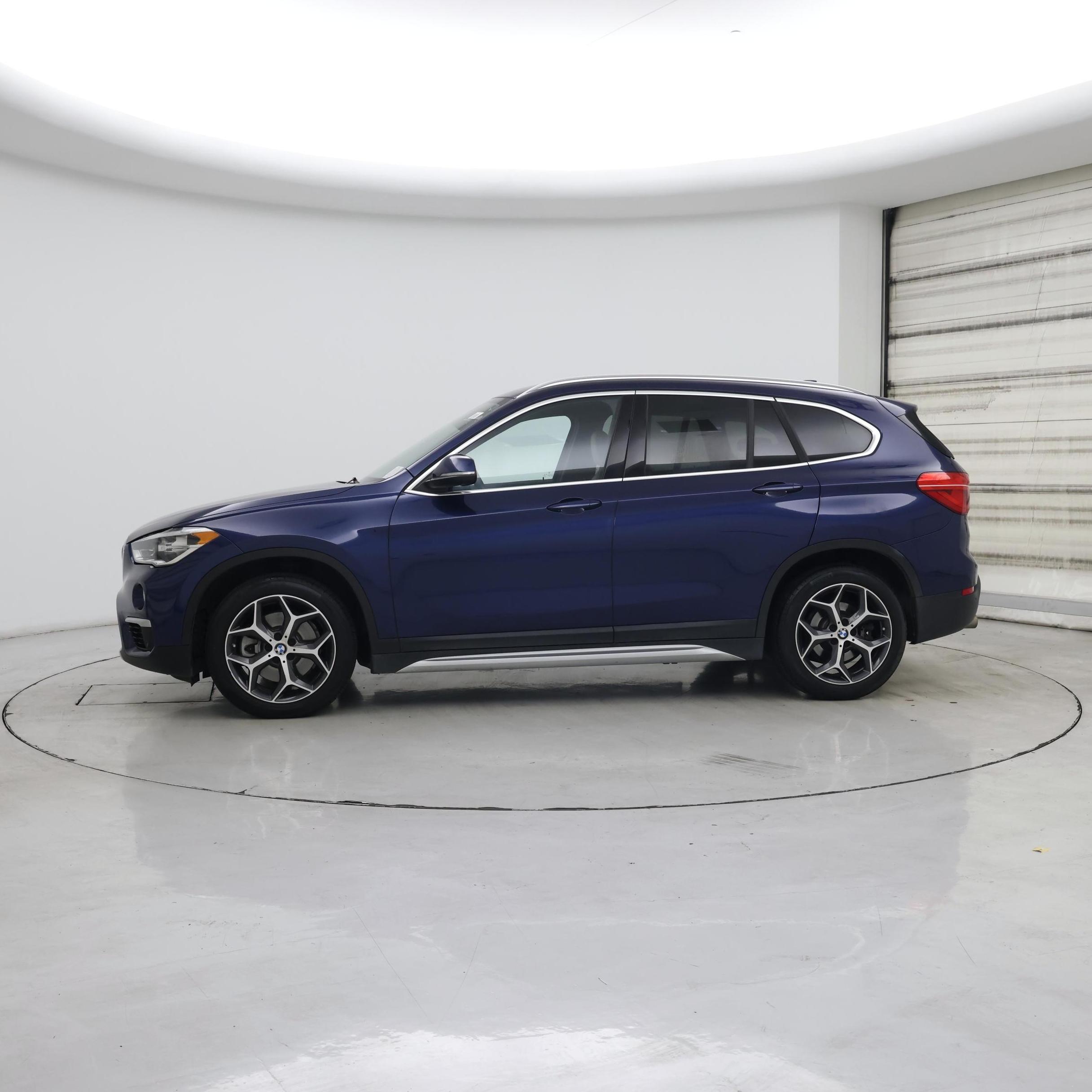 Thumbnail: 2019 BMW X1 - 3