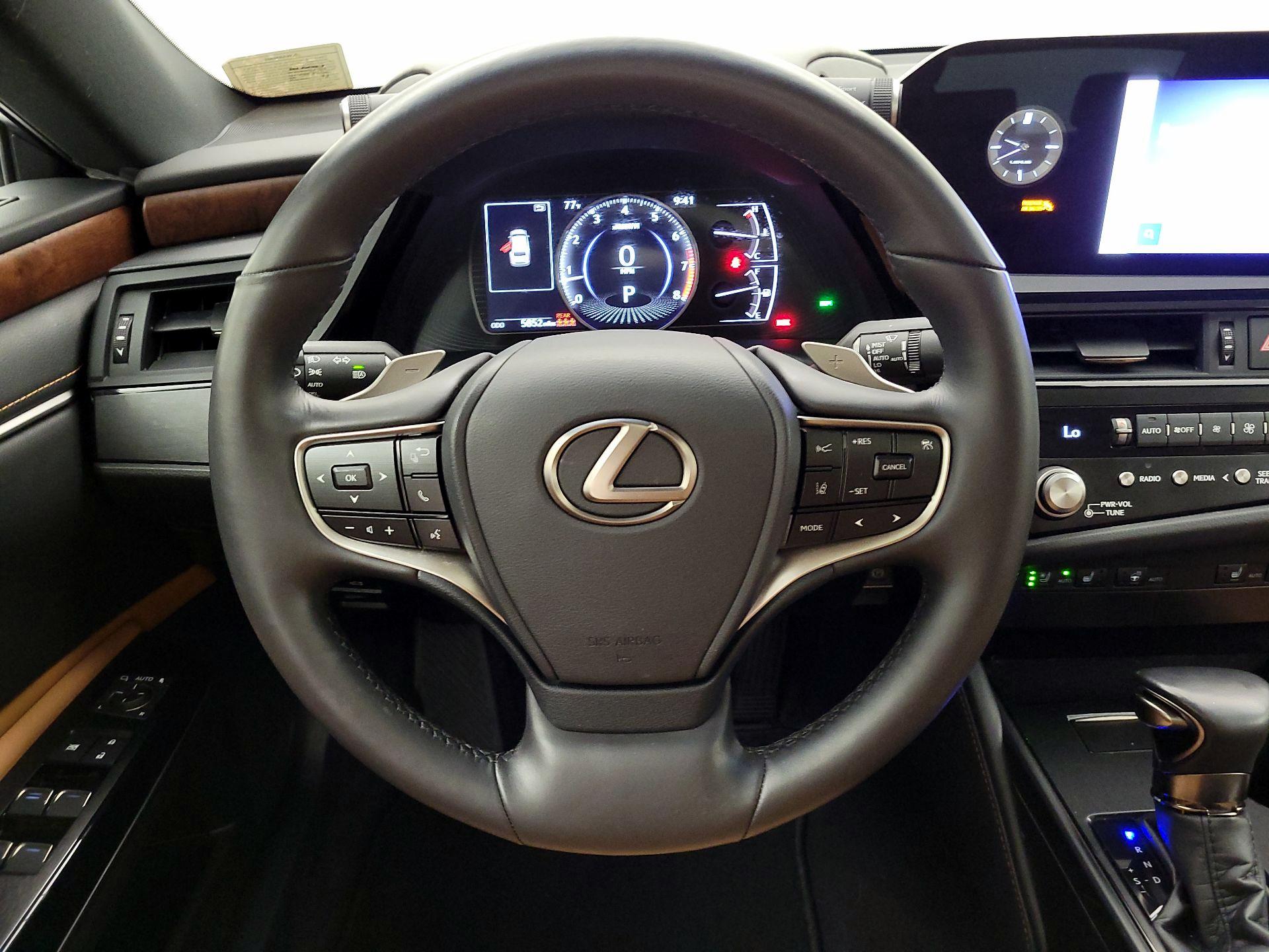 Thumbnail: 2024 Lexus ES - 10