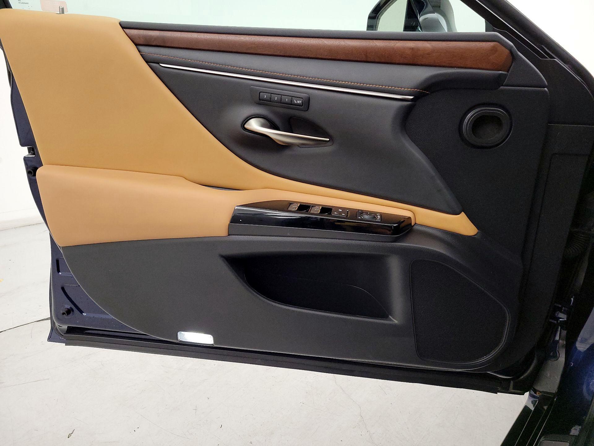 Thumbnail: 2024 Lexus ES - 12