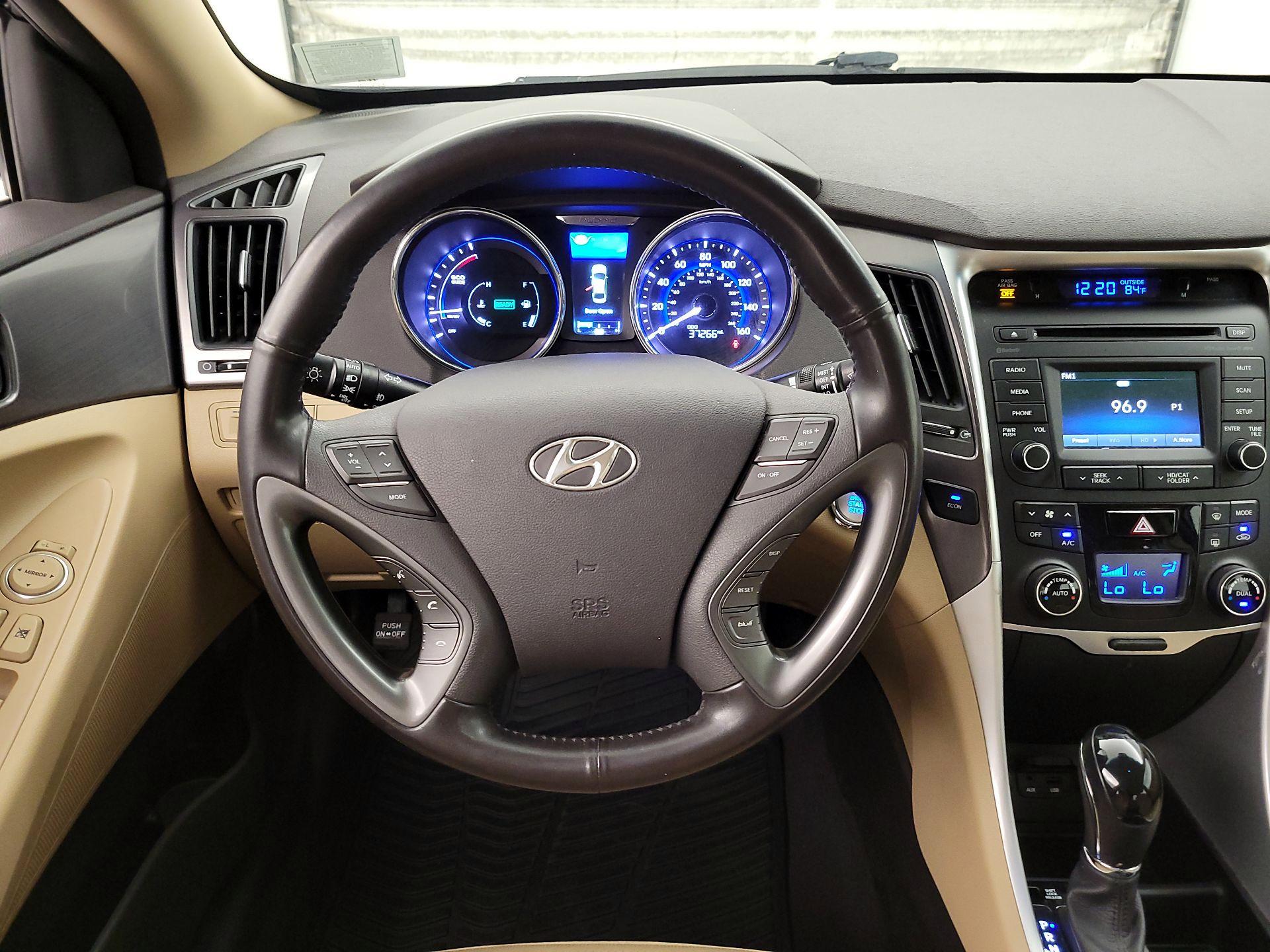 Thumbnail: 2015 Hyundai Sonata - 10