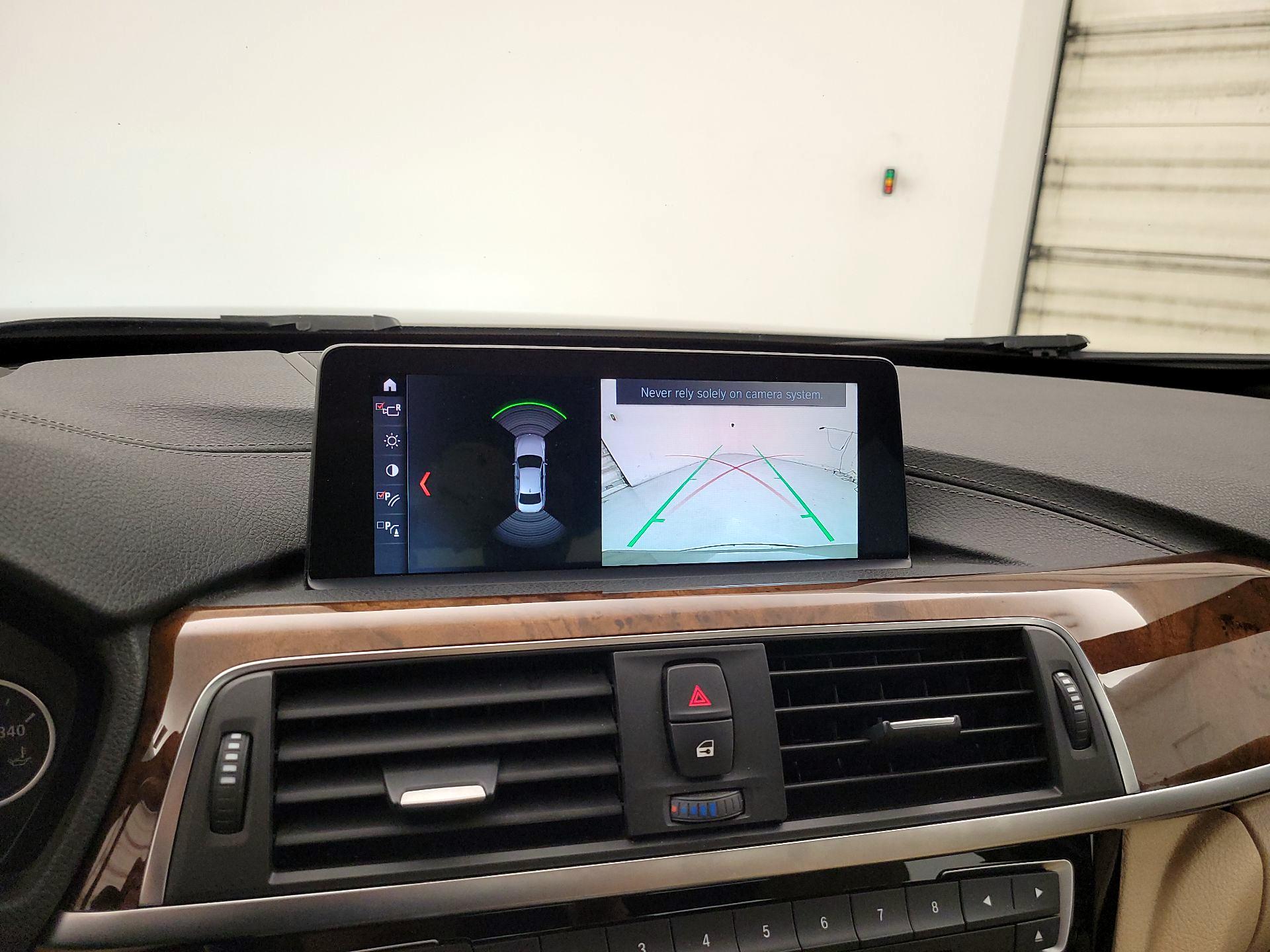 Thumbnail: 2018 BMW 3 Series - 15