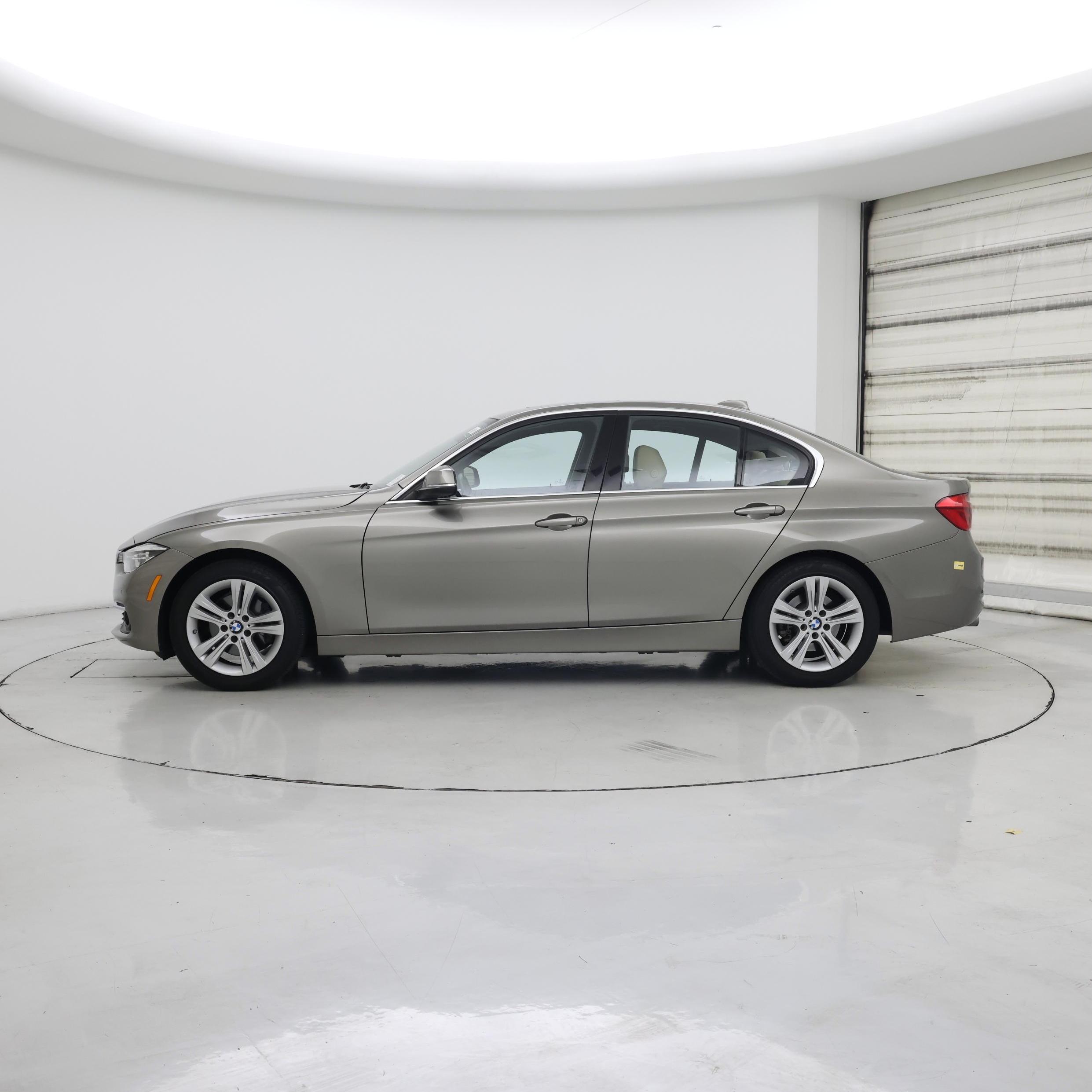 Thumbnail: 2018 BMW 3 Series - 3