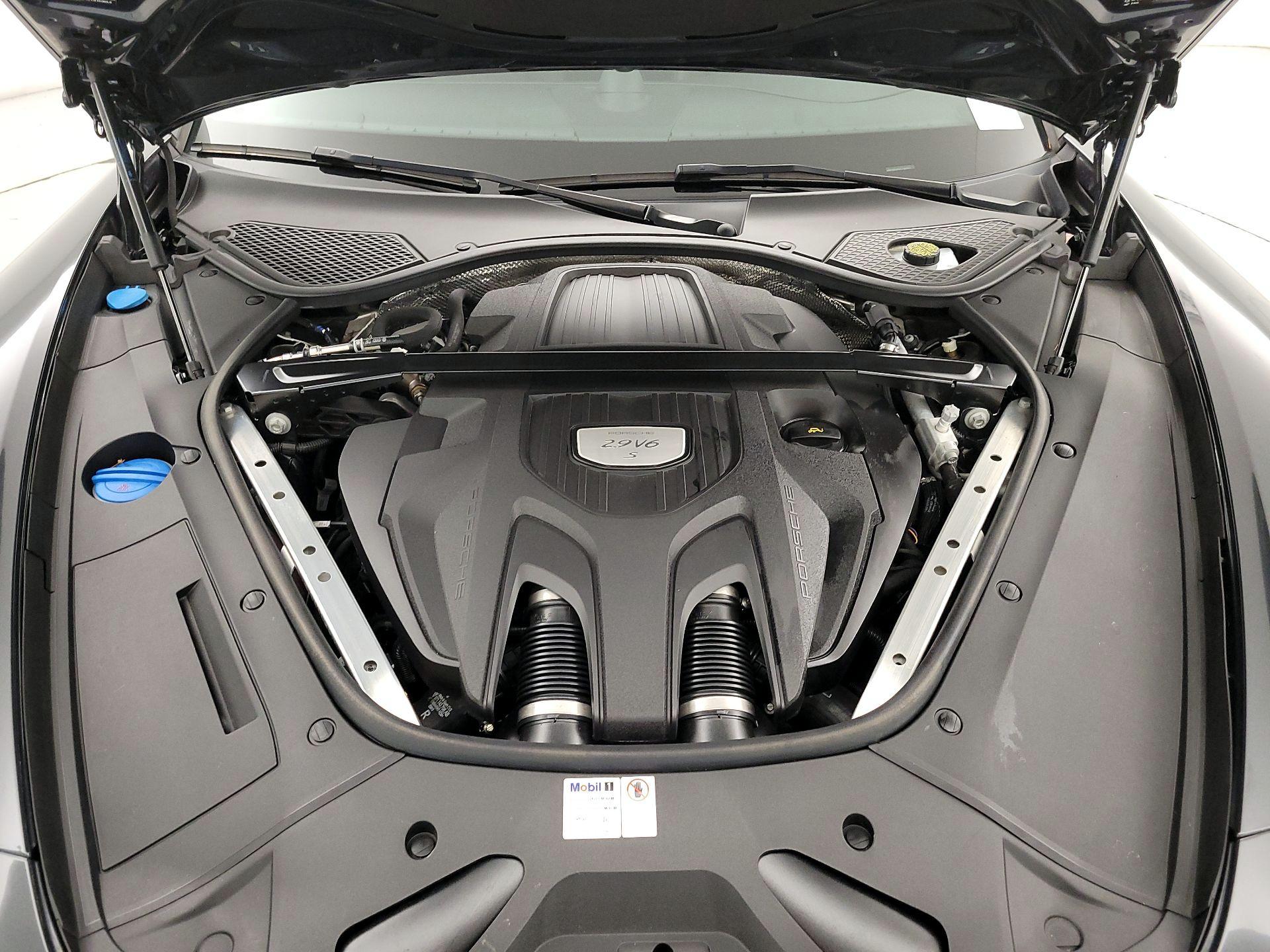 Thumbnail: 2020 Porsche Panamera - 19