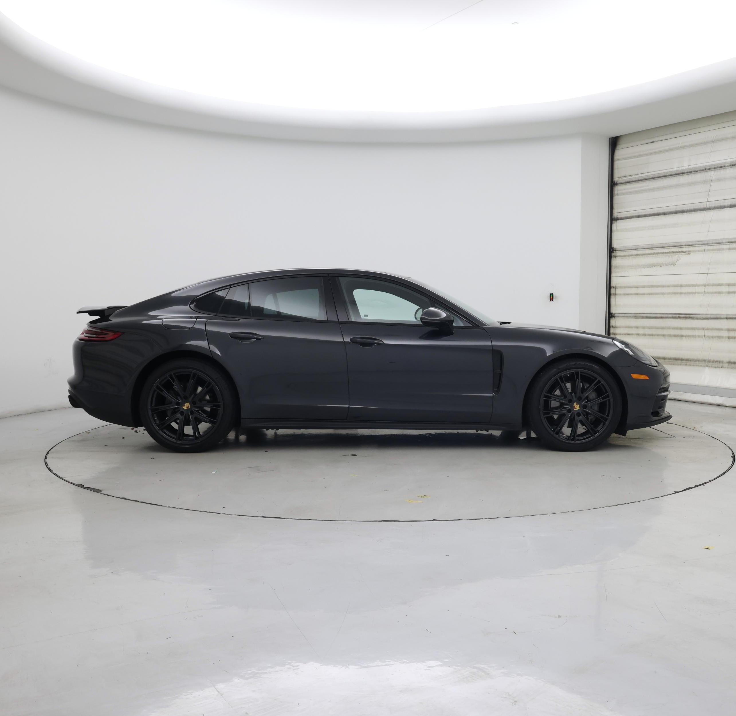 Thumbnail: 2020 Porsche Panamera - 7