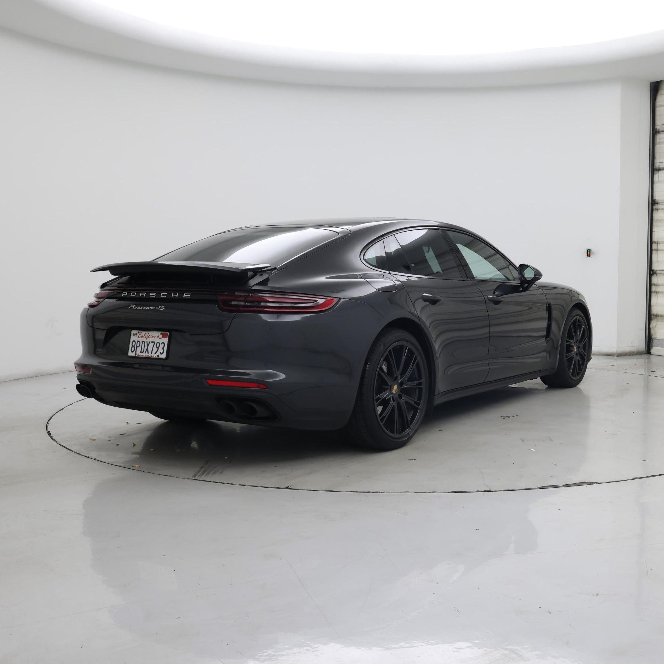 Thumbnail: 2020 Porsche Panamera - 8