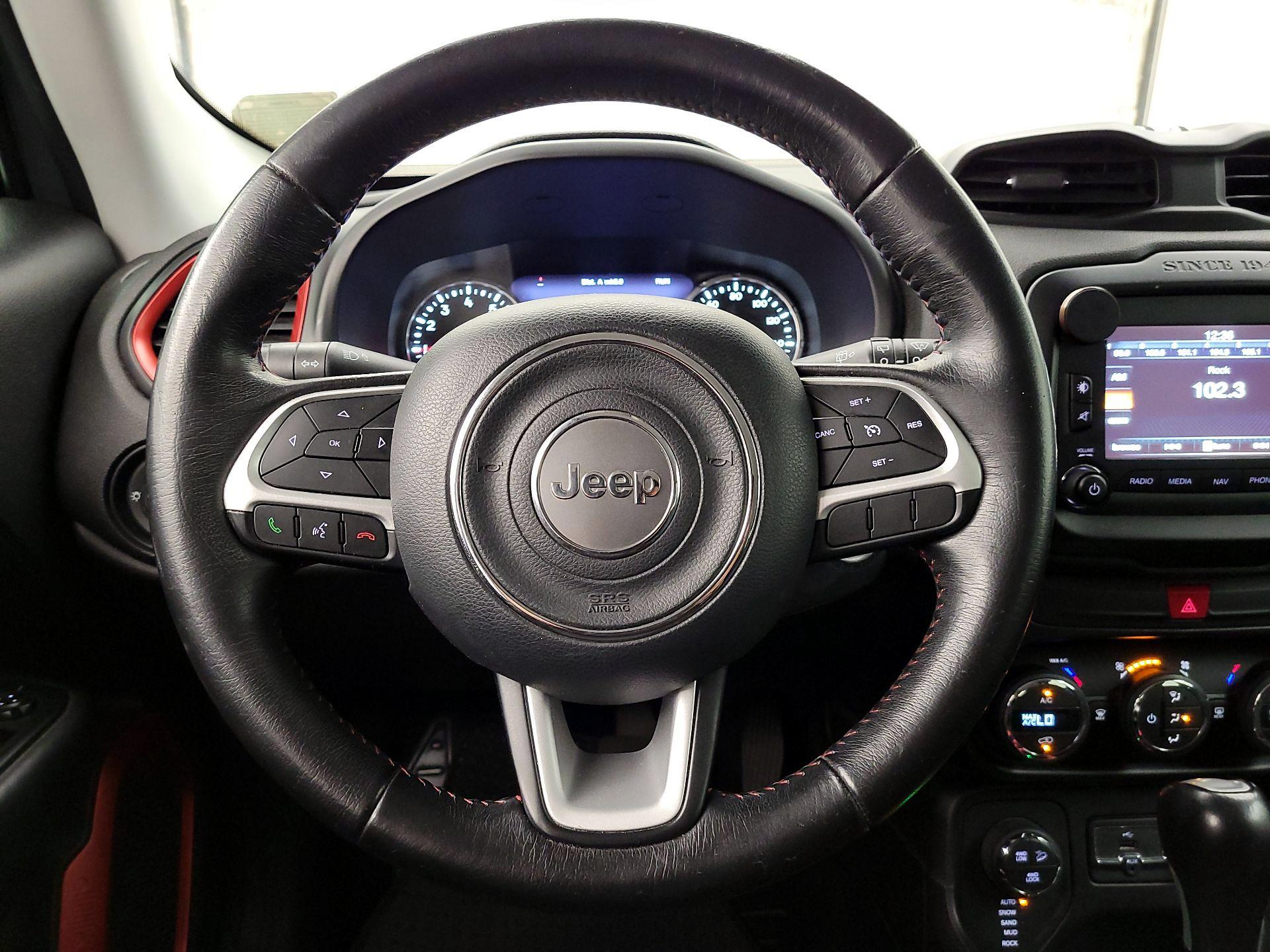 Thumbnail: 2016 Jeep Renegade - 10