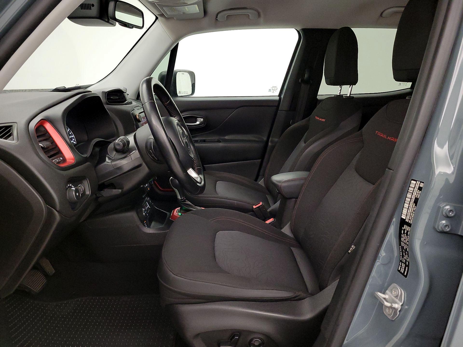 Thumbnail: 2016 Jeep Renegade - 11