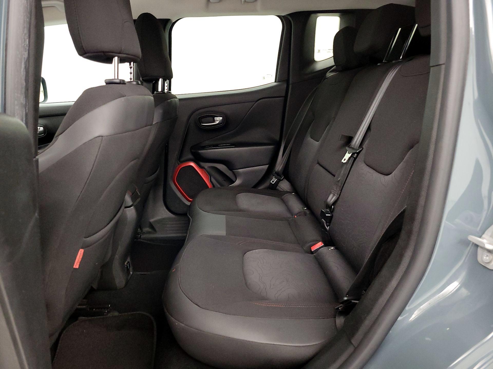 Thumbnail: 2016 Jeep Renegade - 19