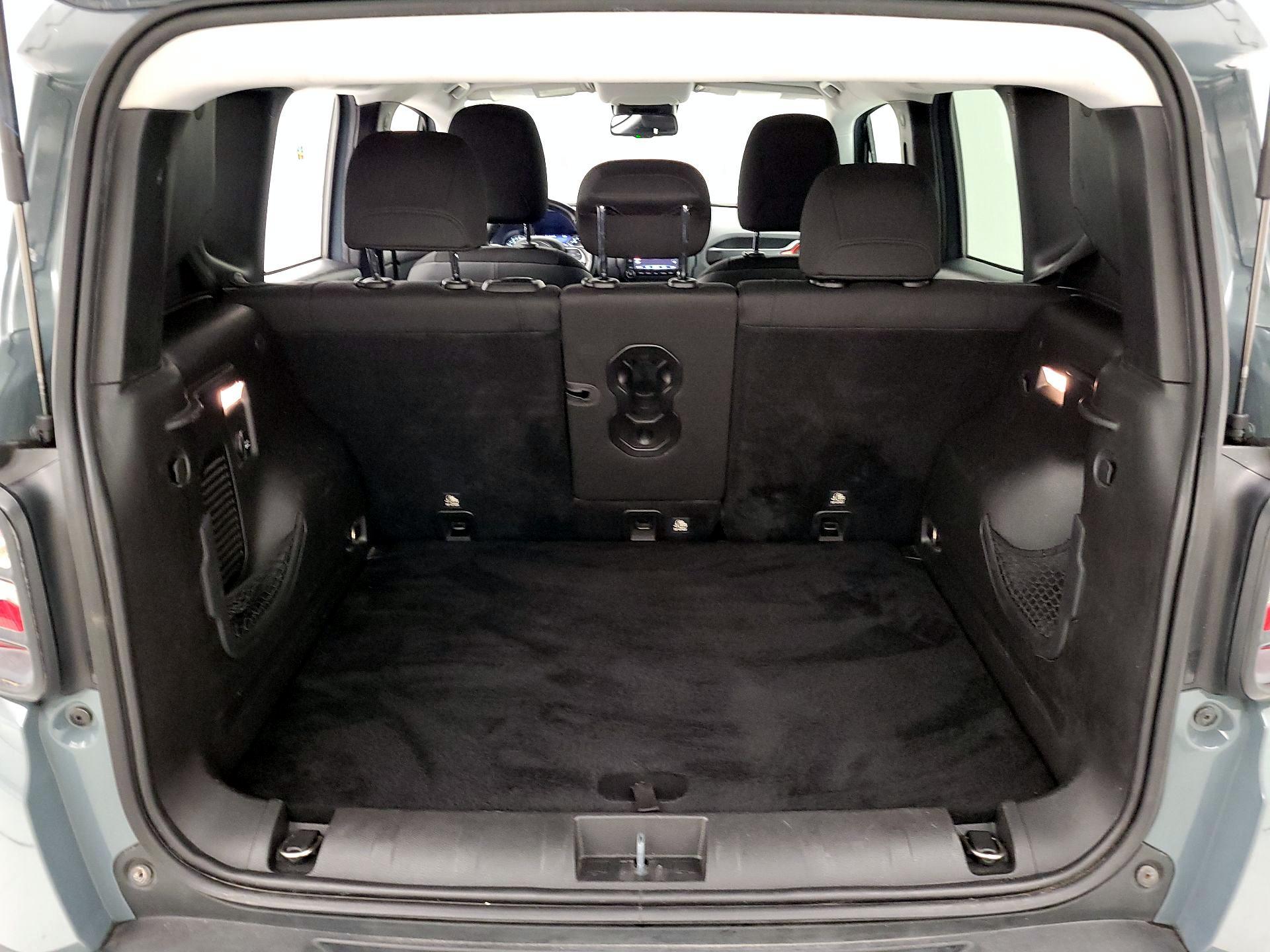 Thumbnail: 2016 Jeep Renegade - 20