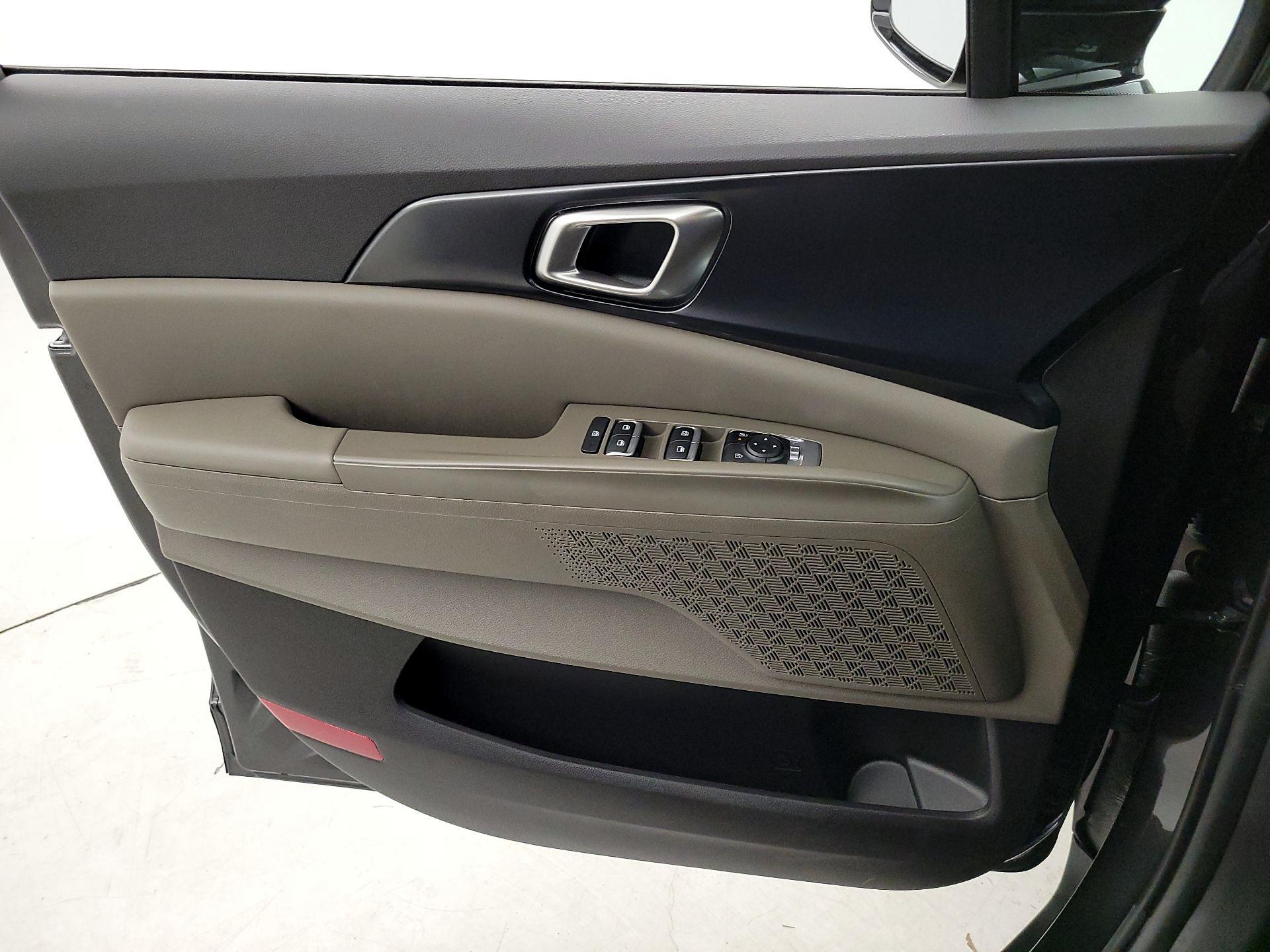 Thumbnail: 2025 Kia Carnival - 12